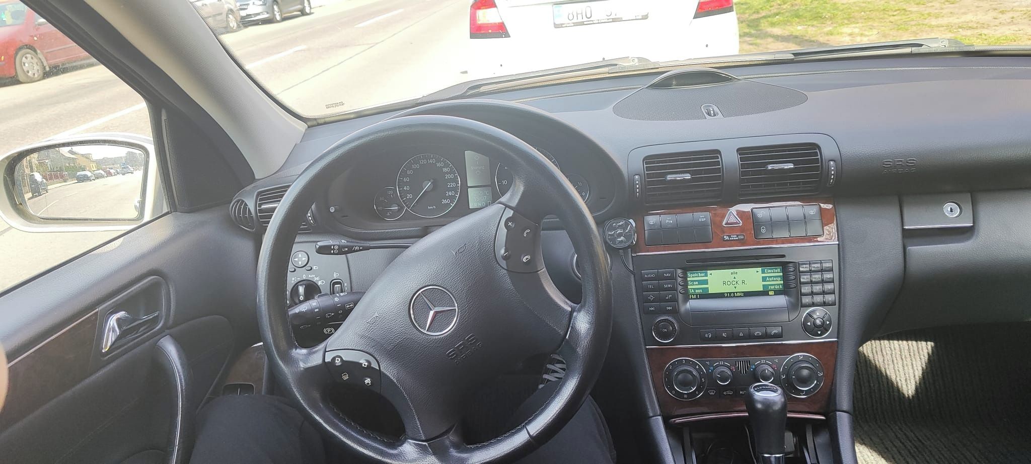 Mercedes-Benz Třídy C - fotka 4