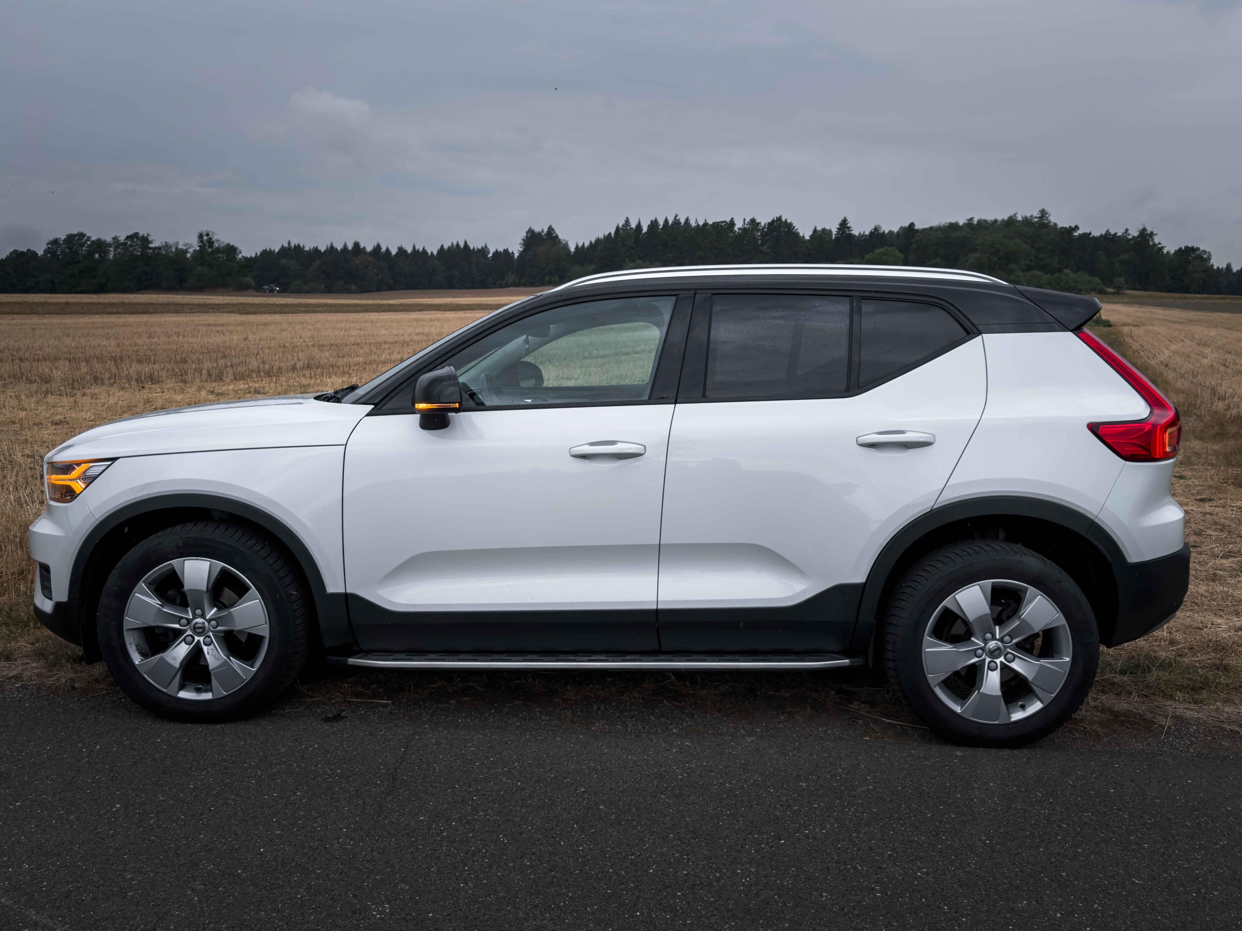 Volvo XC40, Volvo XC40 Momentum Pro PANO - fotka 6