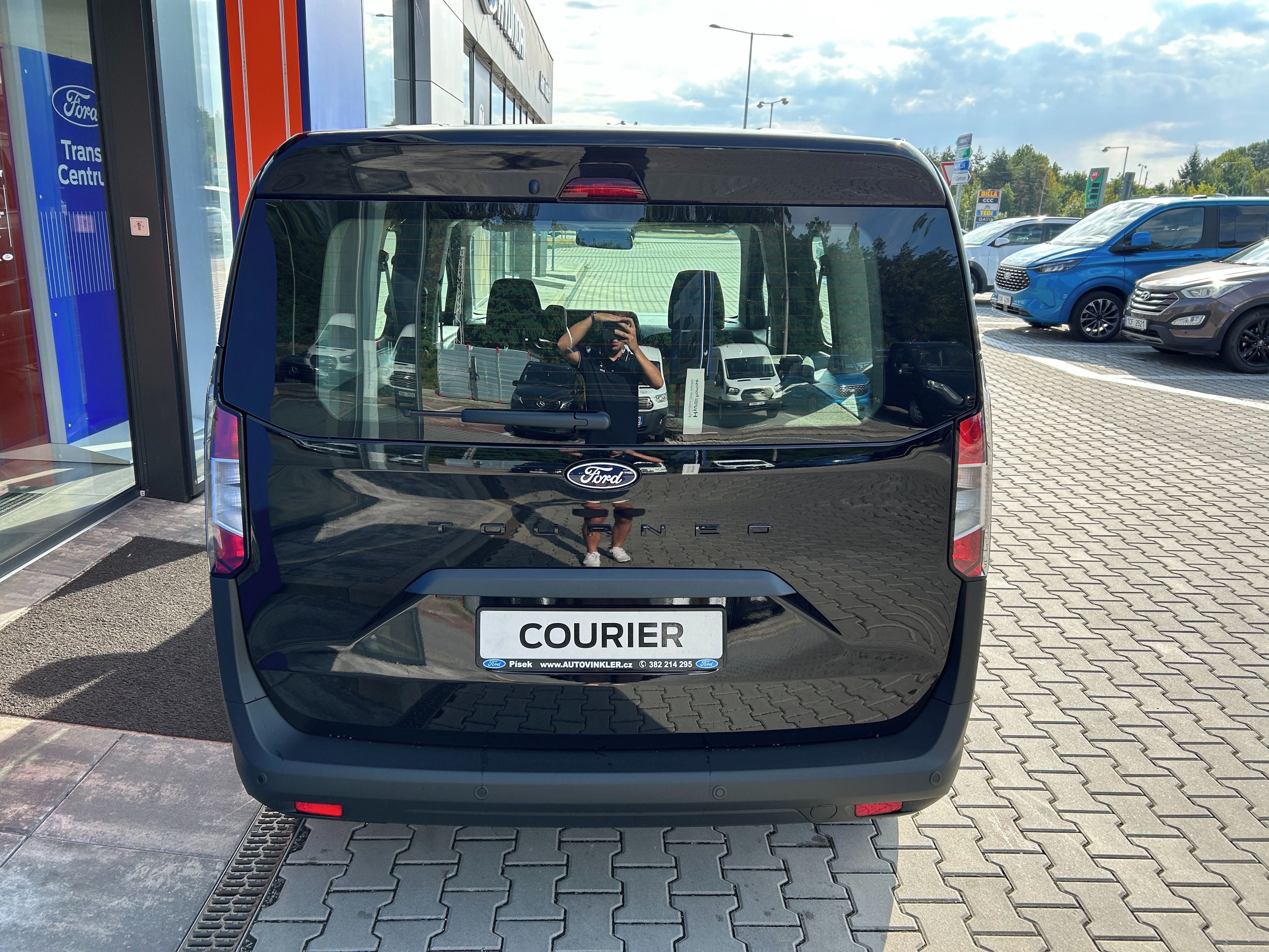 Ford Tourneo Courier, 1.0 EcoBoost 92 kW Trend L1 - fotka 5
