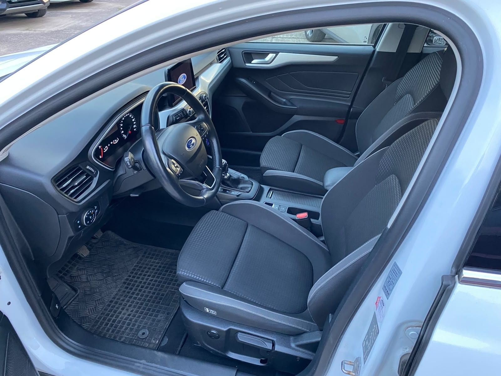 Ford Focus, 1.5TDCi 70KW Active - fotka 6