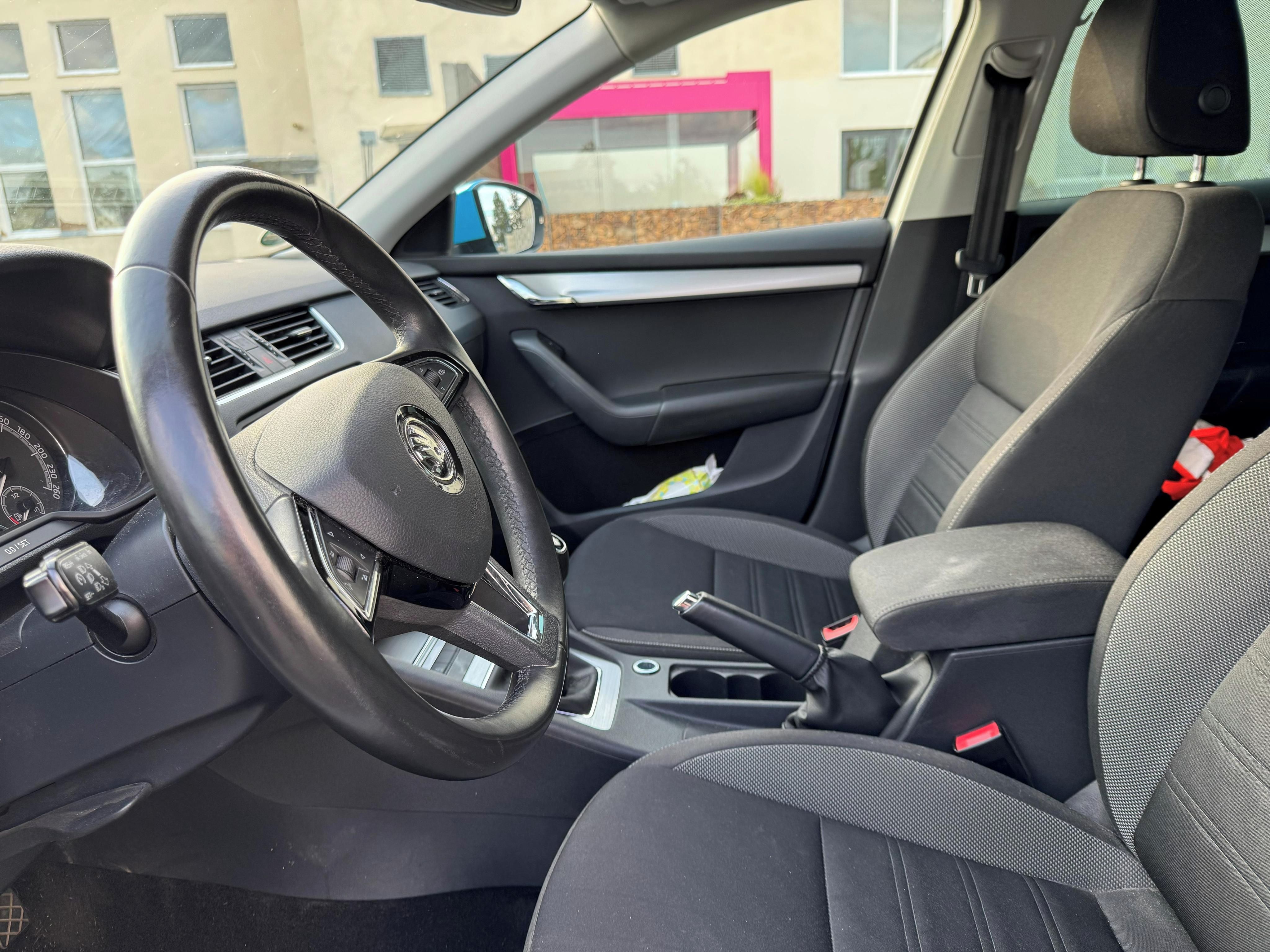 Škoda Octavia, 1.6 TDI, ČR, ROZVODY, 5359 - fotka 6