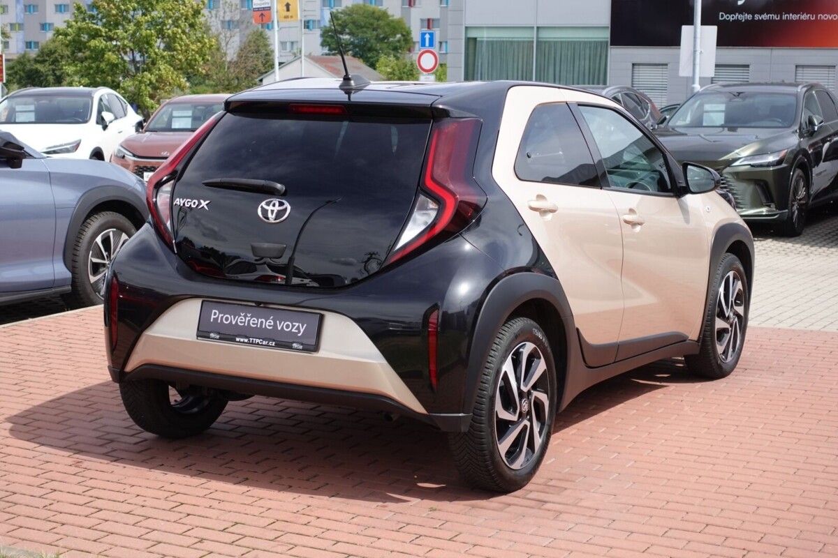 Toyota Aygo, 1,0i 53kW M/T Style - fotka 4