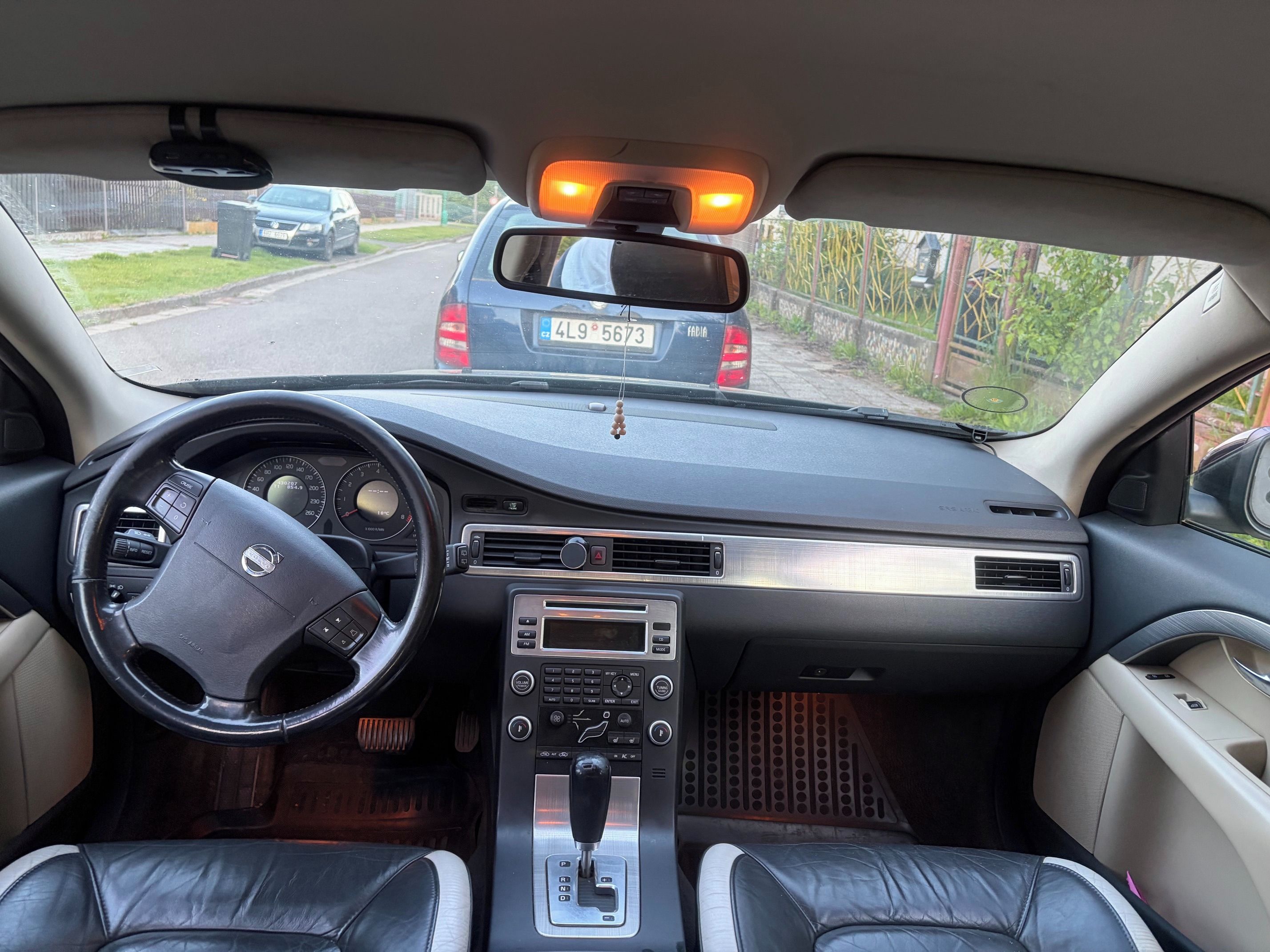 Volvo V70, 2.5T turbo benzín cca 200koní - fotka 5
