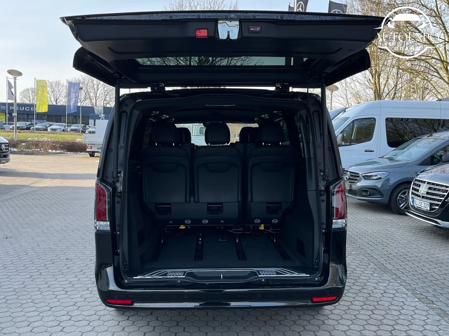 Mercedes-Benz Třídy V, 300d Avantgarde 4x4 extralong - fotka 6