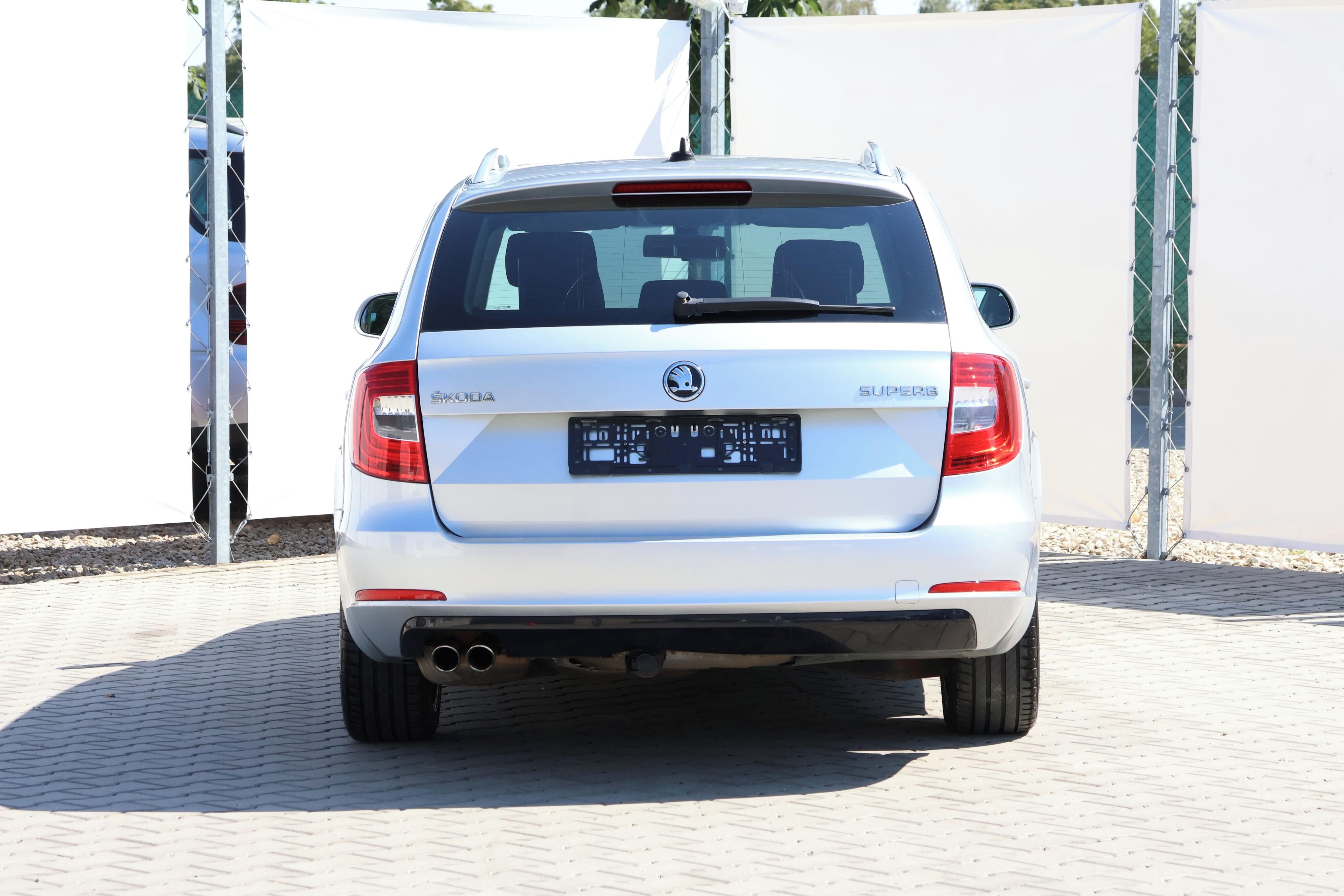 Škoda Superb, 2.0TDI*125kW*DSG*PANO*P.SERVIS - fotka 5