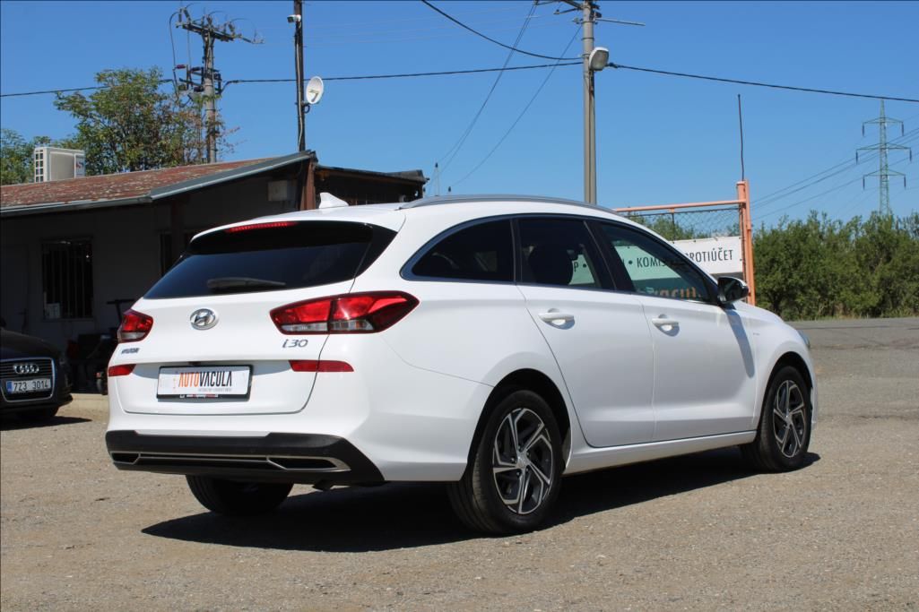Hyundai i30, 1,5 i  SMART, VÝHŘEVY, ČR - fotka 5