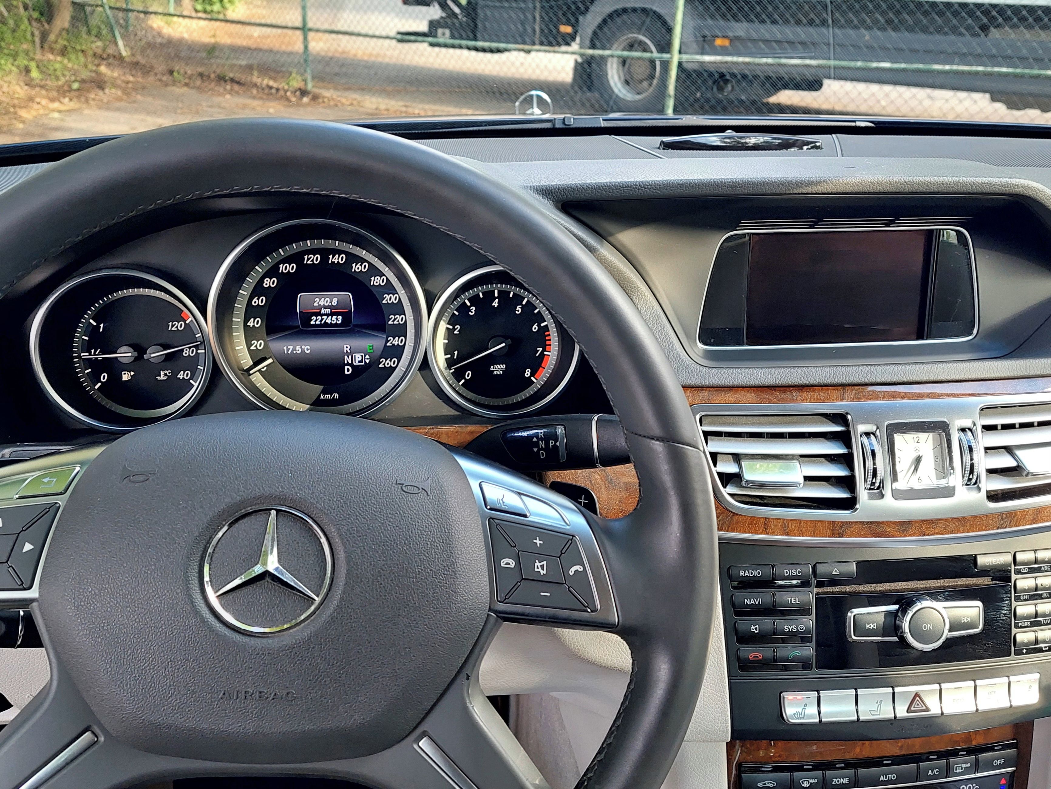 Mercedes-Benz Třídy E, 350 CGI 225kw 4 matic - fotka 6