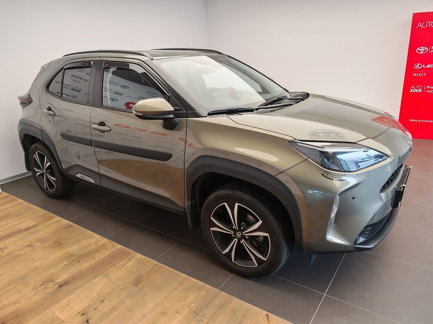 Toyota Yaris Cross, 1.5 Hybrid eCVT AWD Comfort - fotka 3