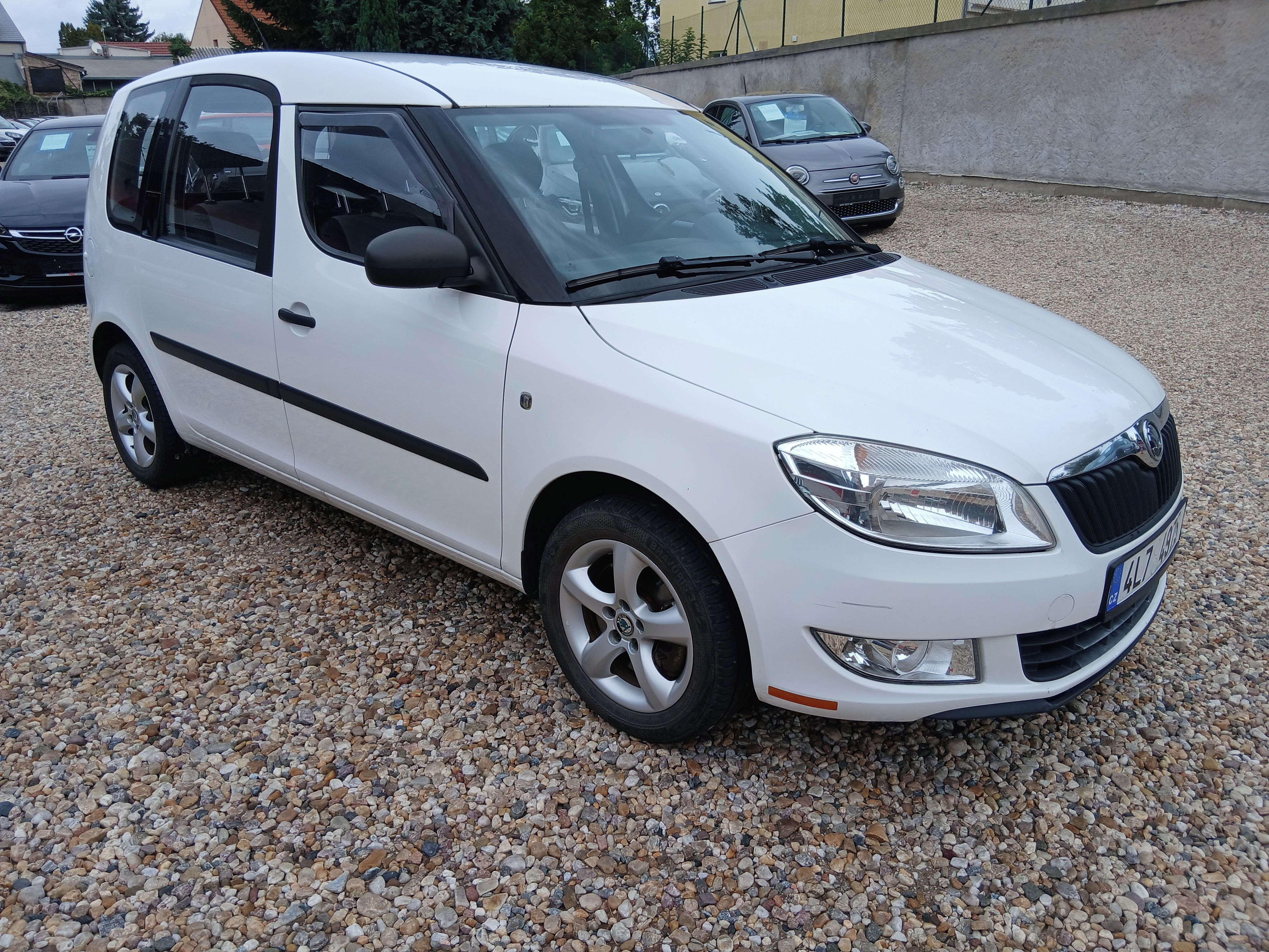 Škoda Roomster, 1.2TDi 55KW Ambi +Zim.kola - fotka 3