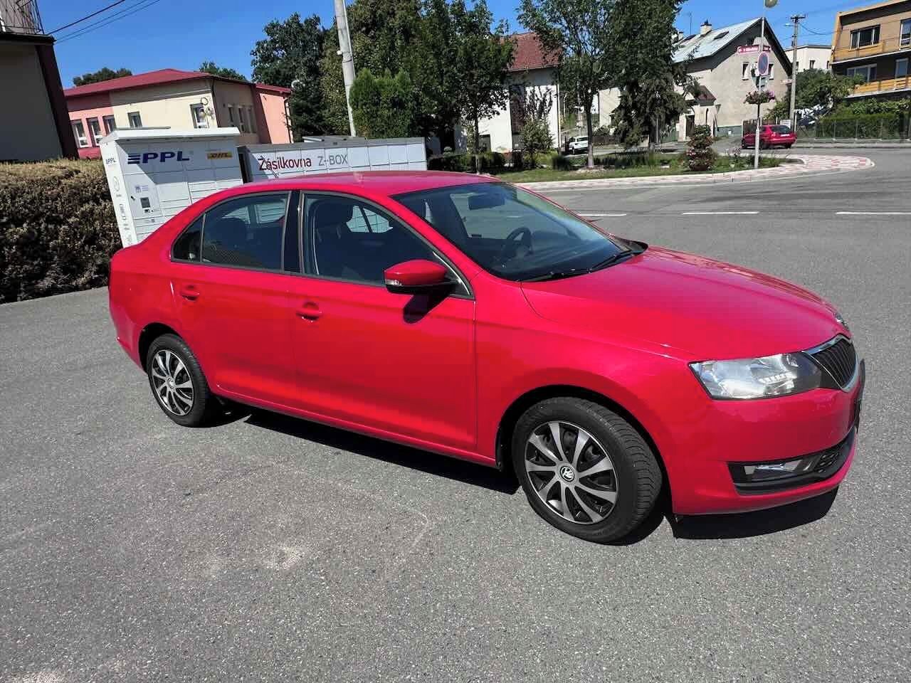 Škoda Rapid, 1.0 TSI - Servis jenom Škoda - fotka 5