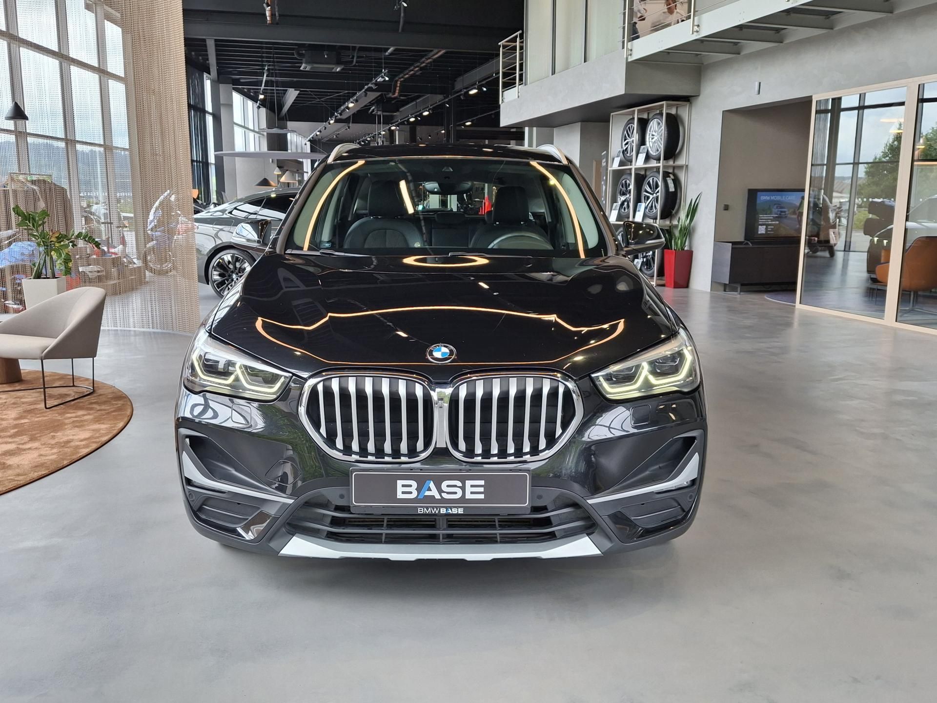 BMW X1, xDrive18d X-Line - fotka 2