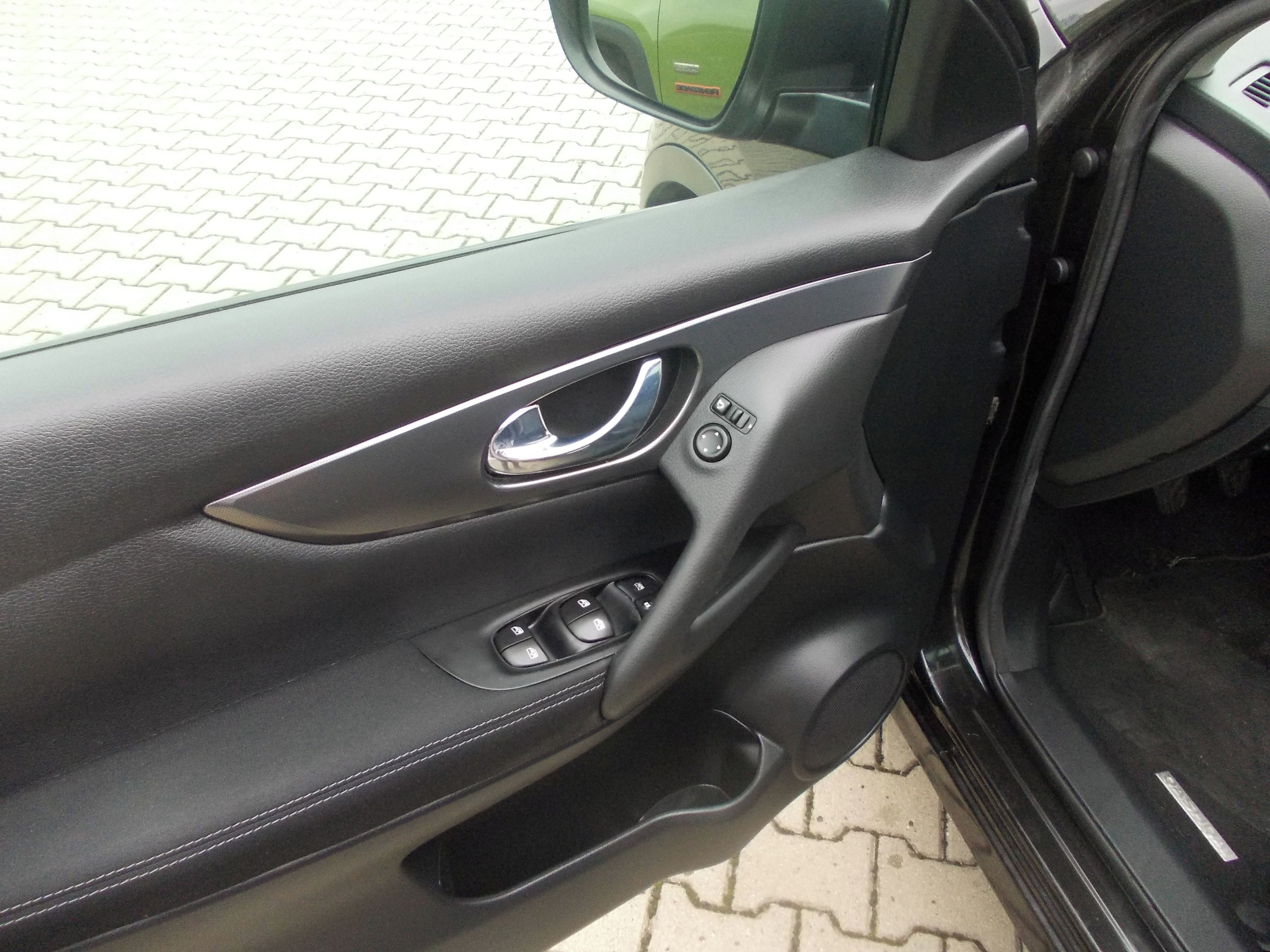 Nissan Qashqai, 1.2DIG-T 85KW PANORAMA ČR - fotka 5