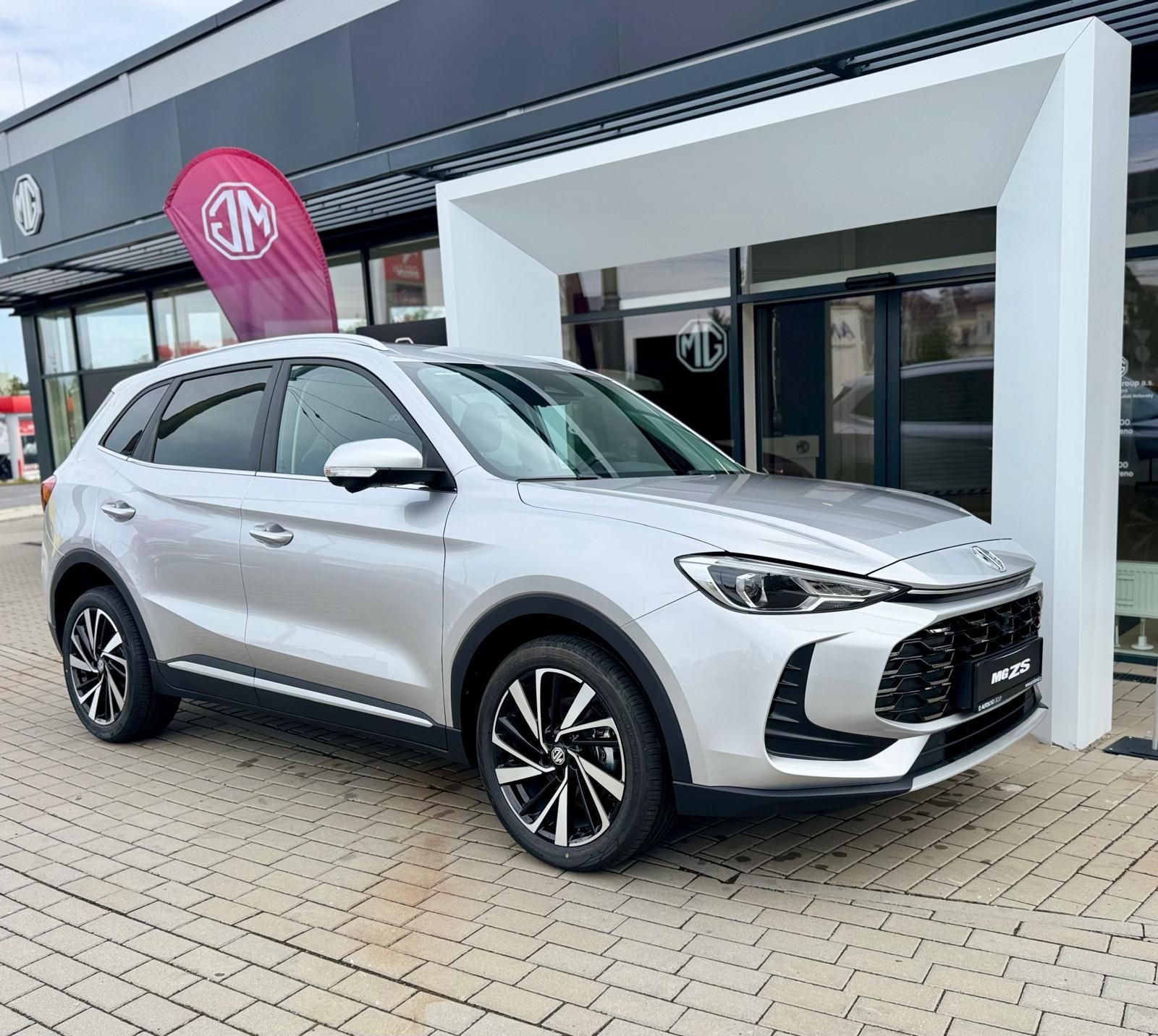 MG ZS, EXCLUSIVE Hybrid+ 145kW 4AT - fotka 6