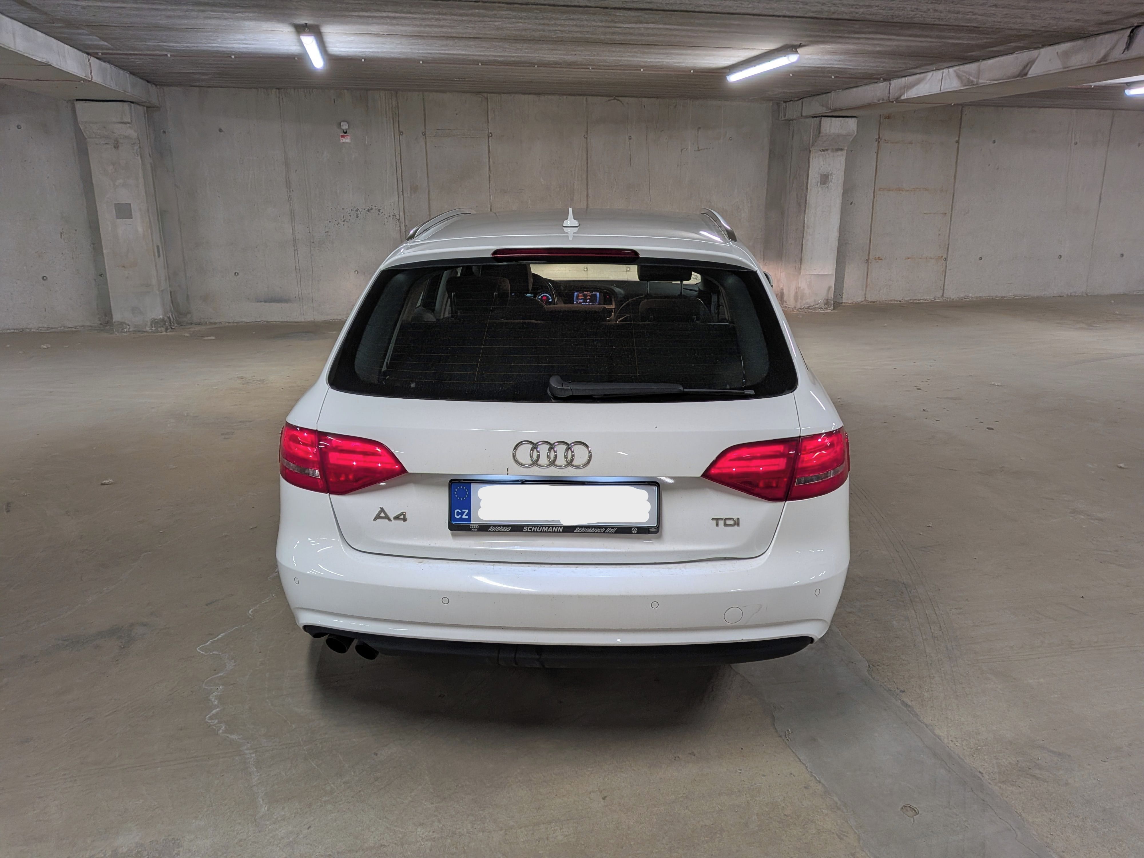 Audi A4, 2.0 TDI 105kW, STK 10/27 - fotka 4