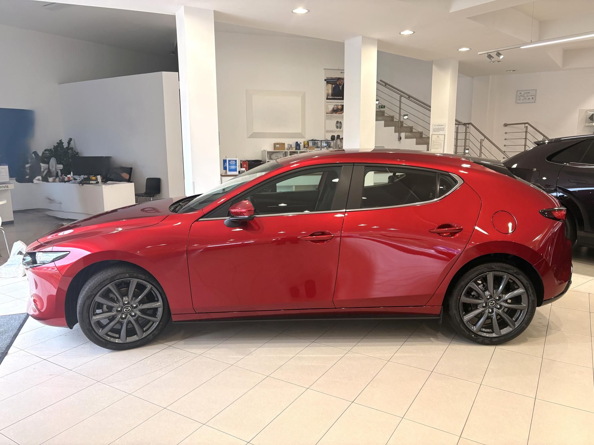 Mazda 3, 2.5L G140 6MT FWD Centre-Line - fotka 4