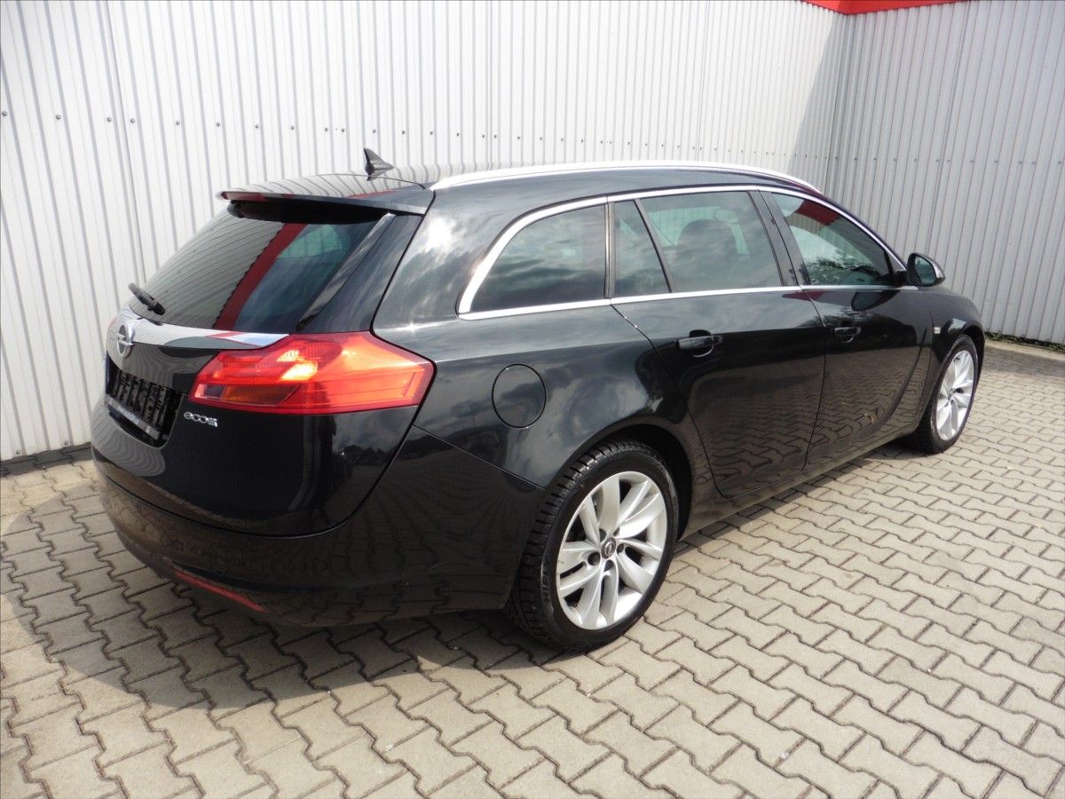 Opel Insignia, 2,0   Cosmo Sports Tourer - fotka 4