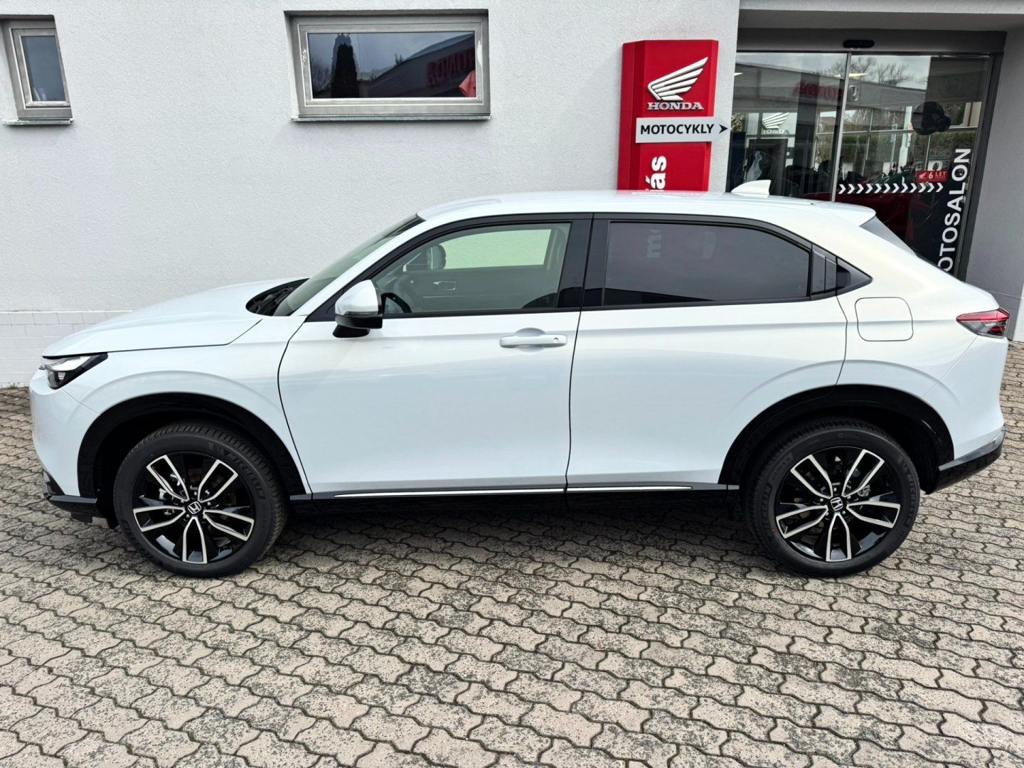 Honda HR-V, 1.5 e:HEV Advance MR27 SKLADEM - fotka 5