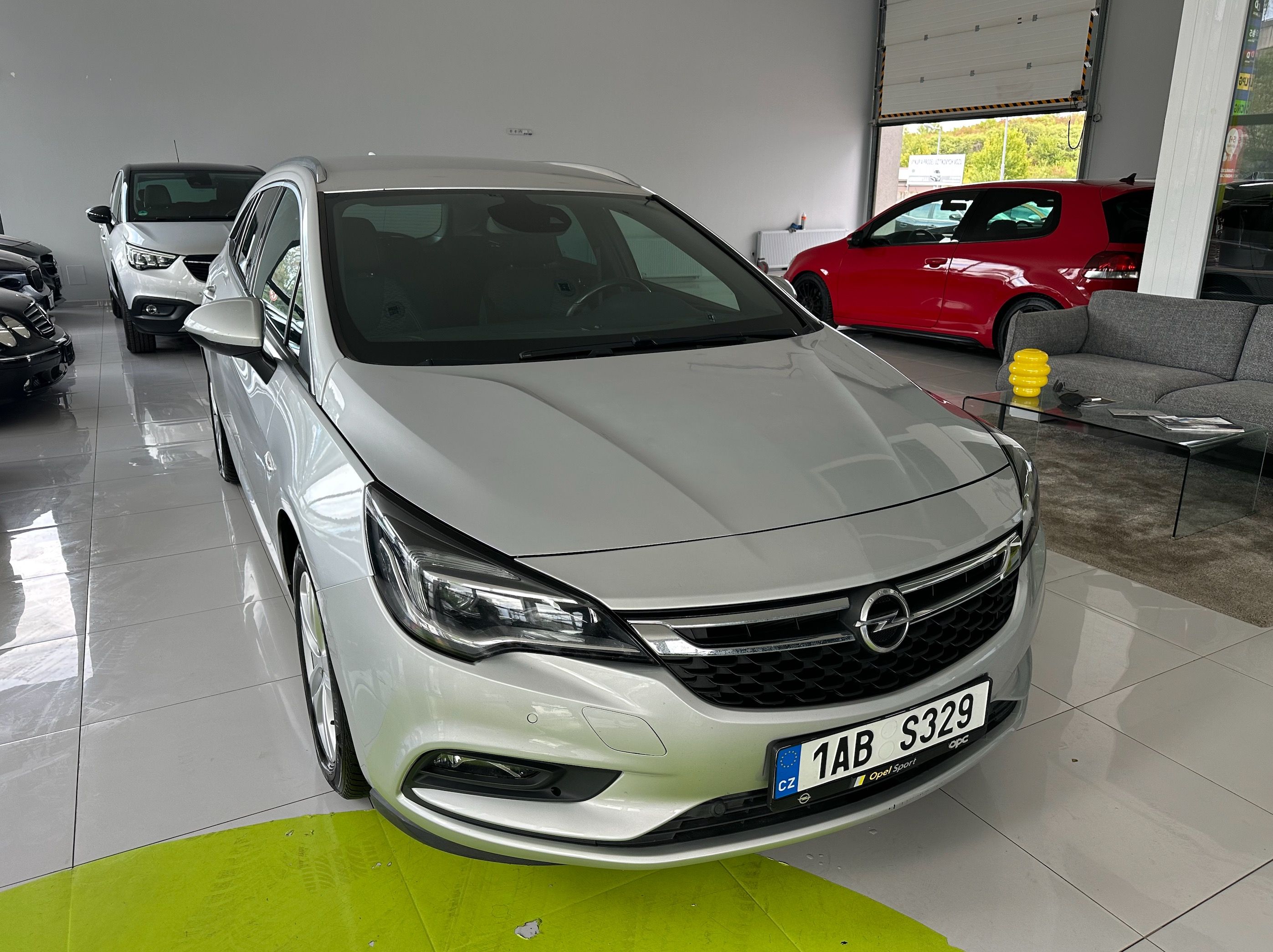 Opel Astra, SportsTourer NOVÉ ROZVODY - fotka 5