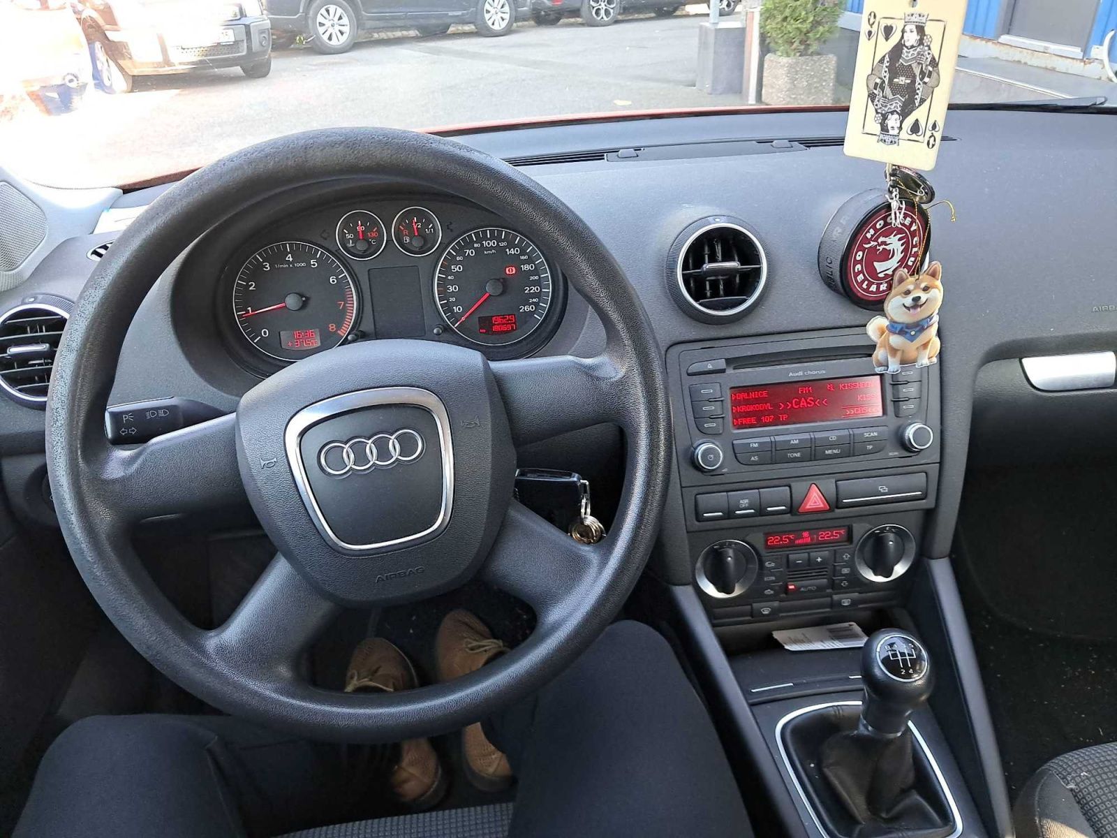 Audi A3, 1.6, po STK, Automatická klima - fotka 3