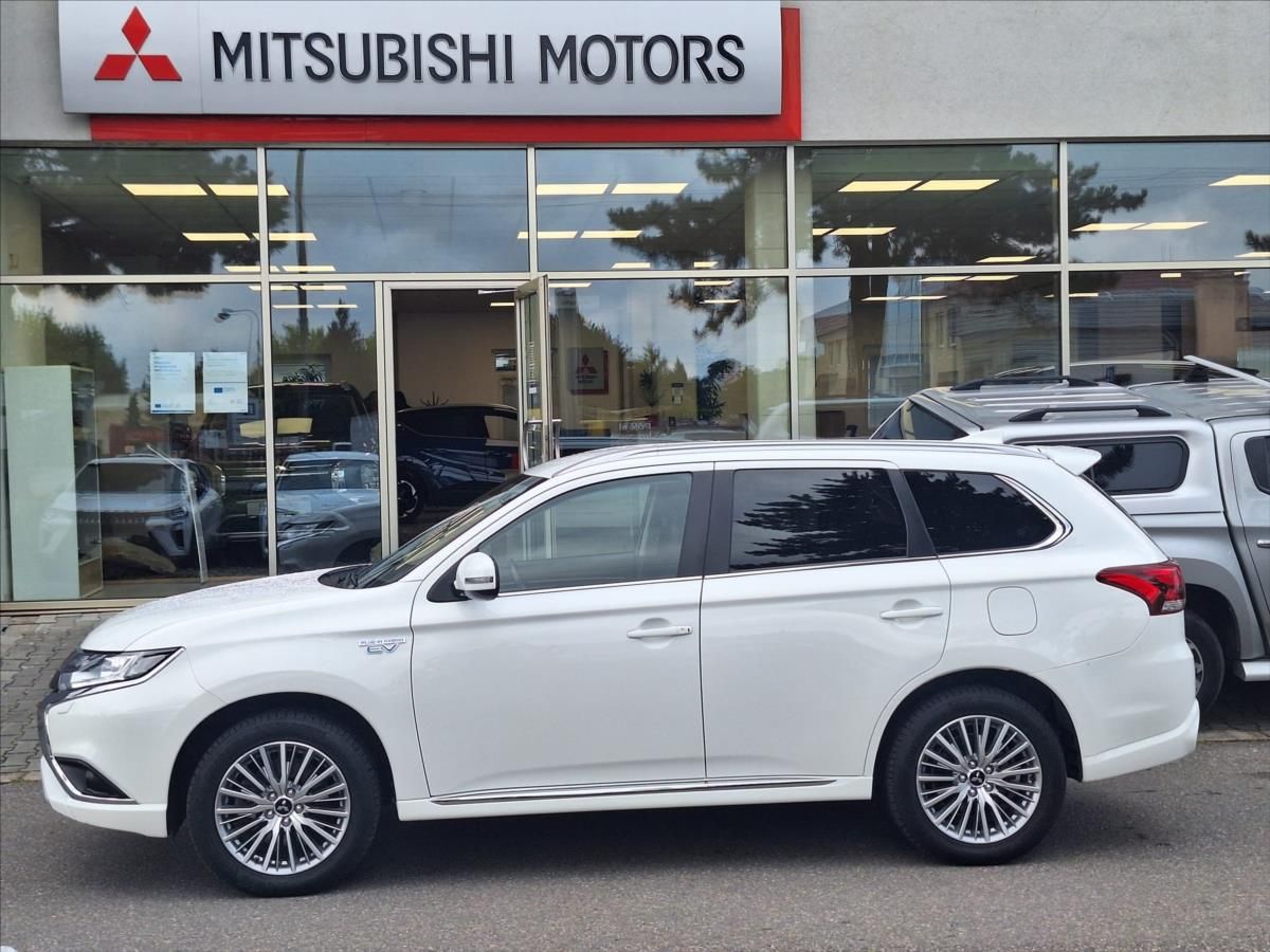 Mitsubishi Outlander, 2,4 PHEV  Intense plus 4WD DPH - fotka 4