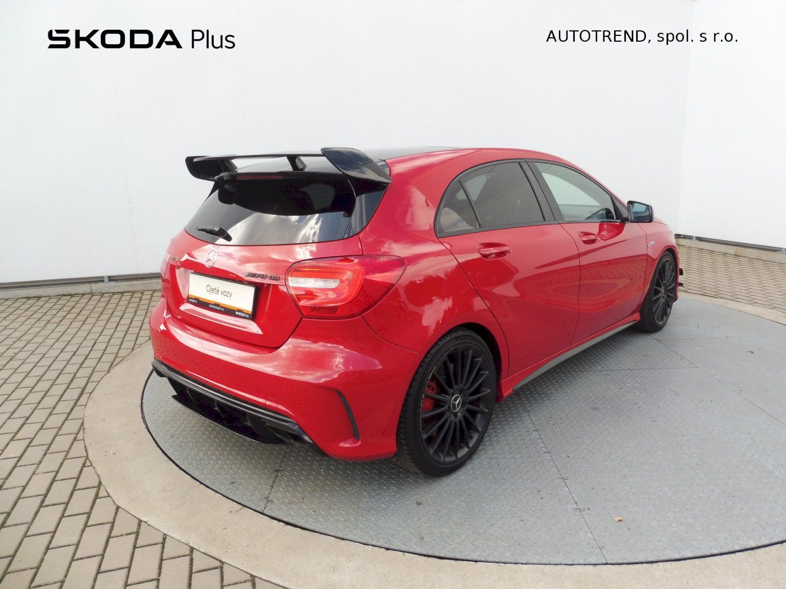Mercedes-Benz Třídy A, A45 AMG 2,0 265kW 4MATIC Perfo - fotka 2