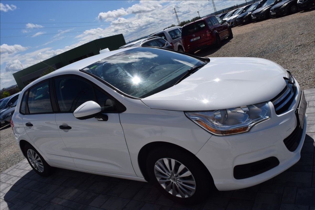 Citroën C4, 1,4 i 70KW NOVÁ STK - fotka 4