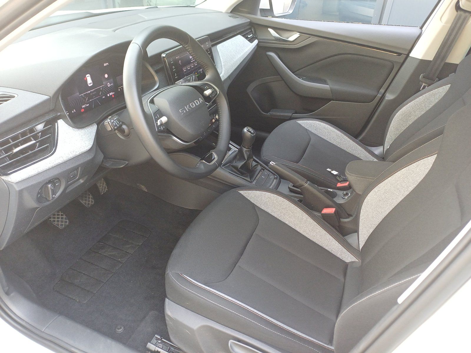 Škoda Kamiq, Selection TSI 1.0 / 85 kW M6F - fotka 6