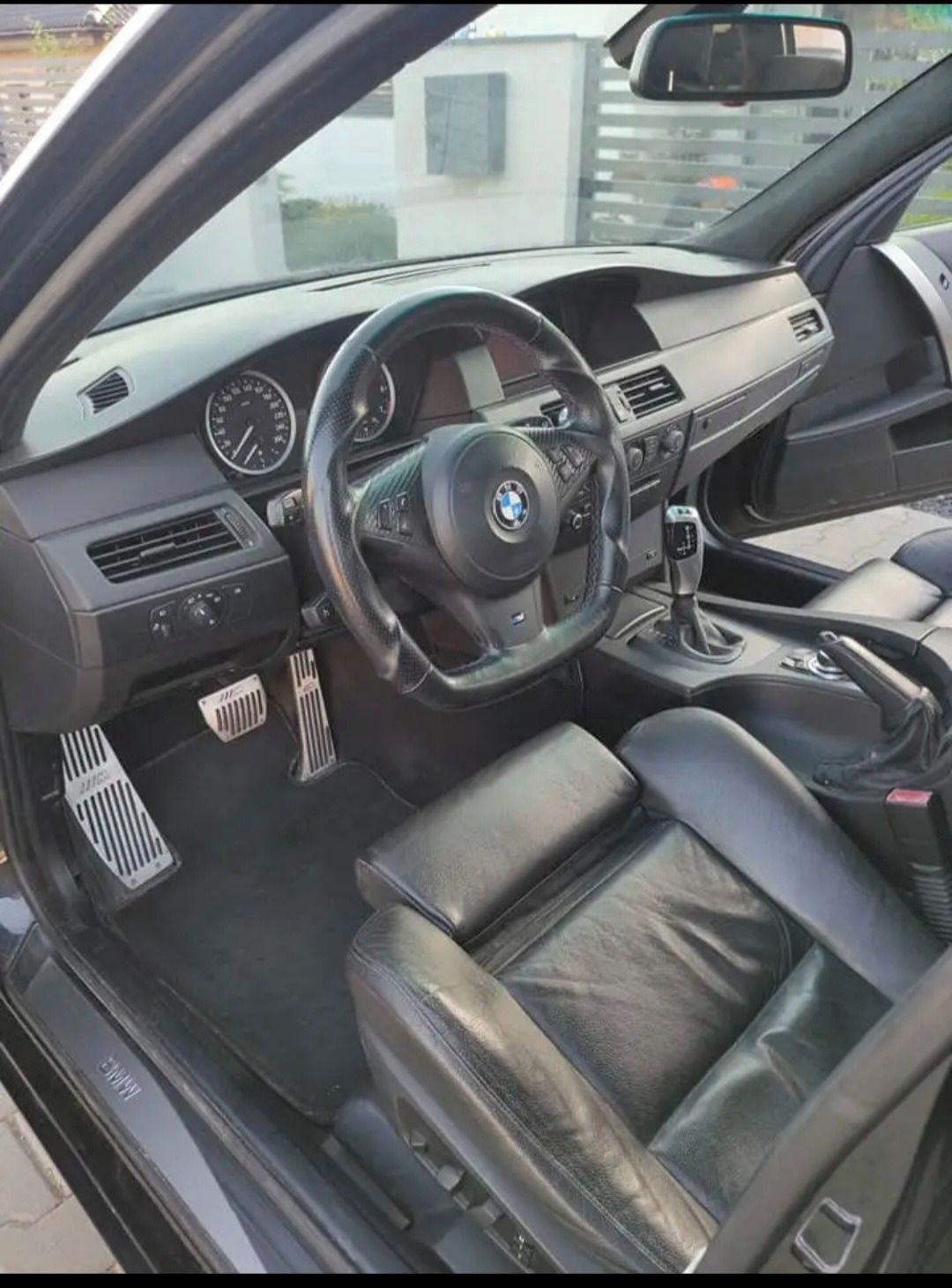 BMW Řada 5, BMW E61, 545i, V8, 4,4l - fotka 5