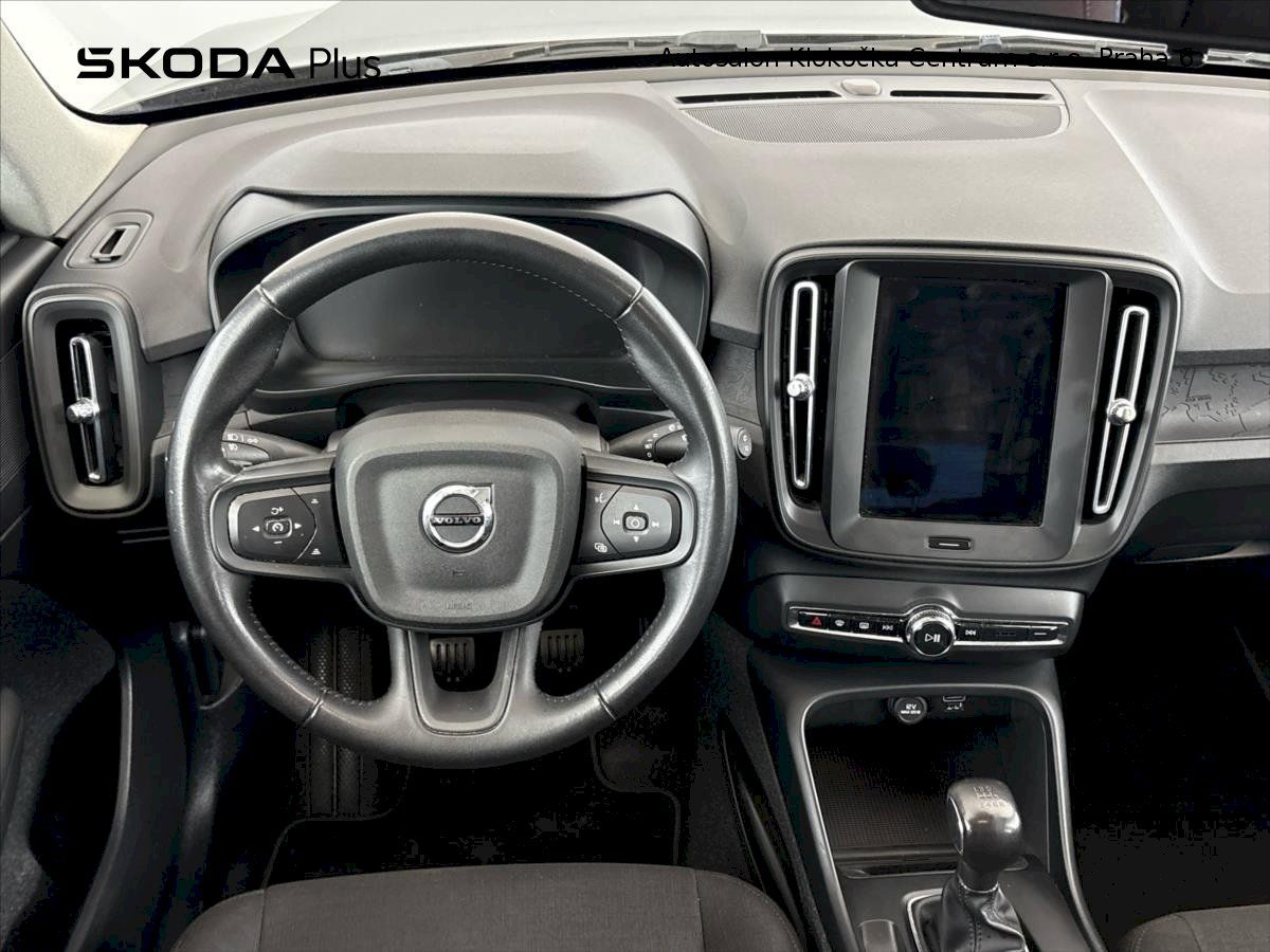 Volvo XC40, T295 kW Momentum Core - fotka 5
