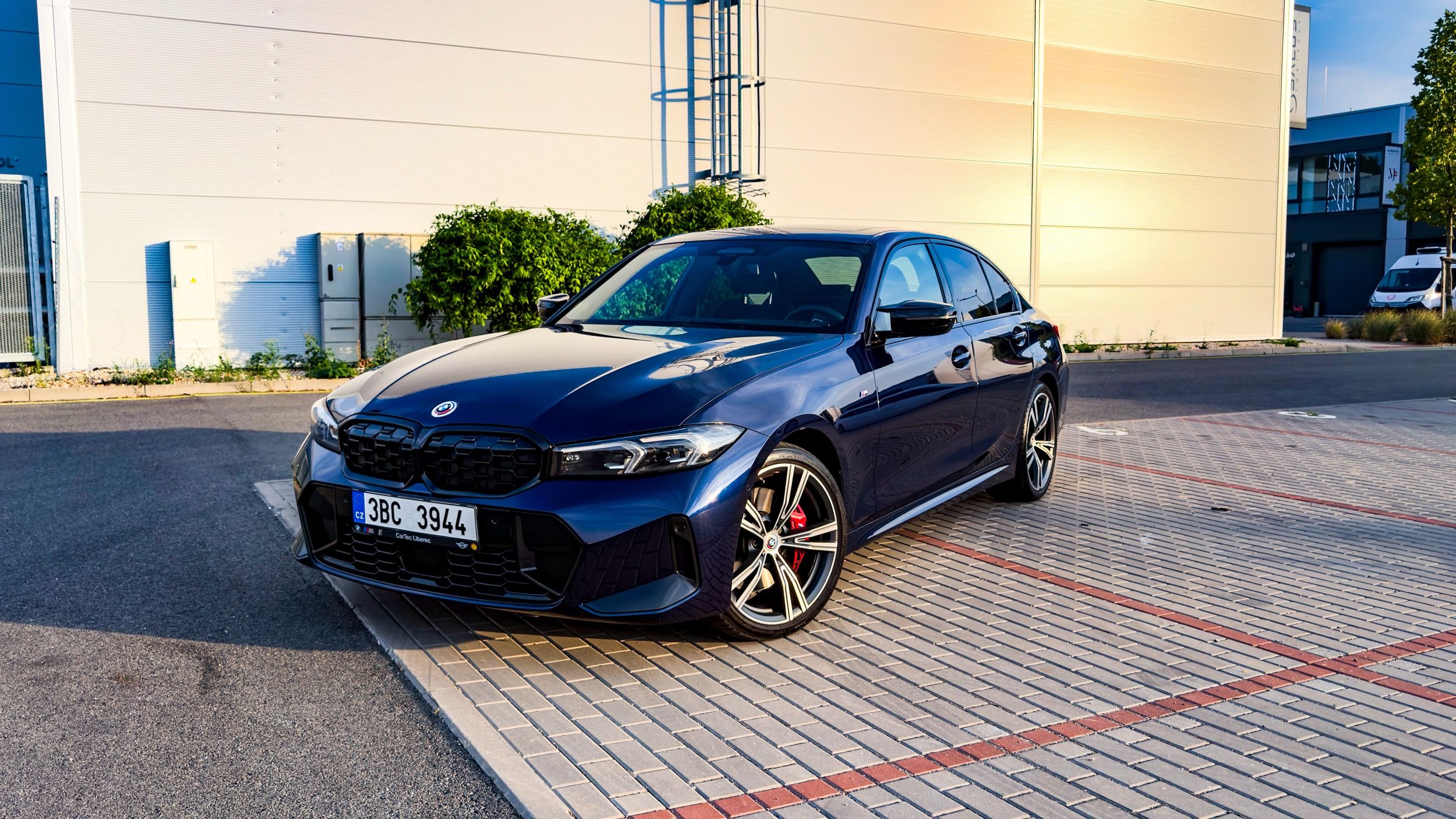 BMW Řada 3, BMW M340i xDrive Tanzanite