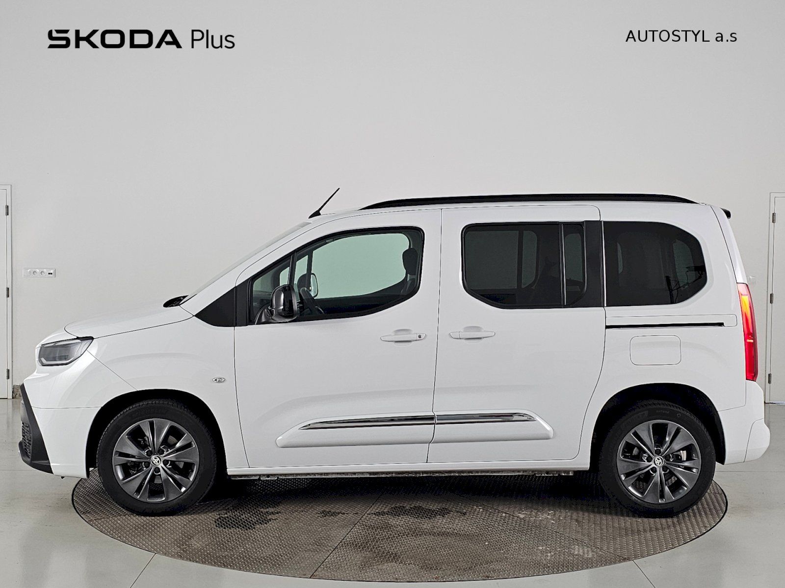 Toyota Proace City Verso, L1 1.2T 110k FAMILY - fotka 3