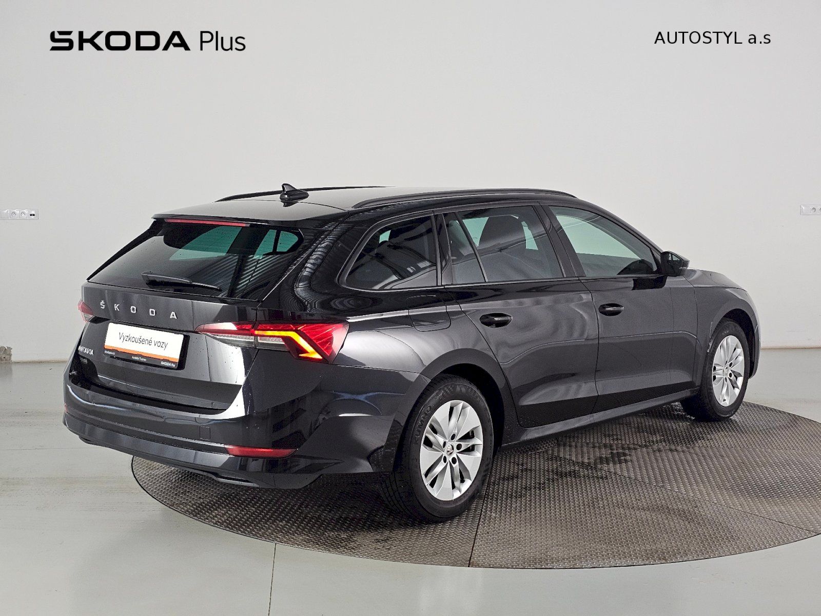 Škoda Octavia, Combi 2.0TDI 85kw AMBITION - fotka 2