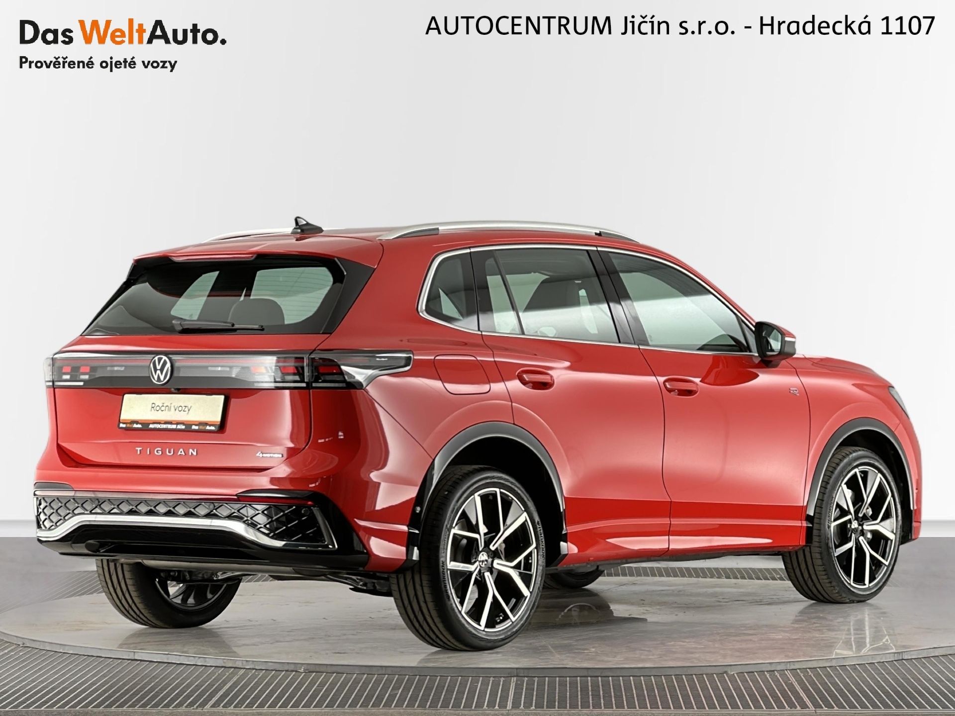 Volkswagen Tiguan, R-Line 2.0 TSI 195kW 4Motion D - fotka 2