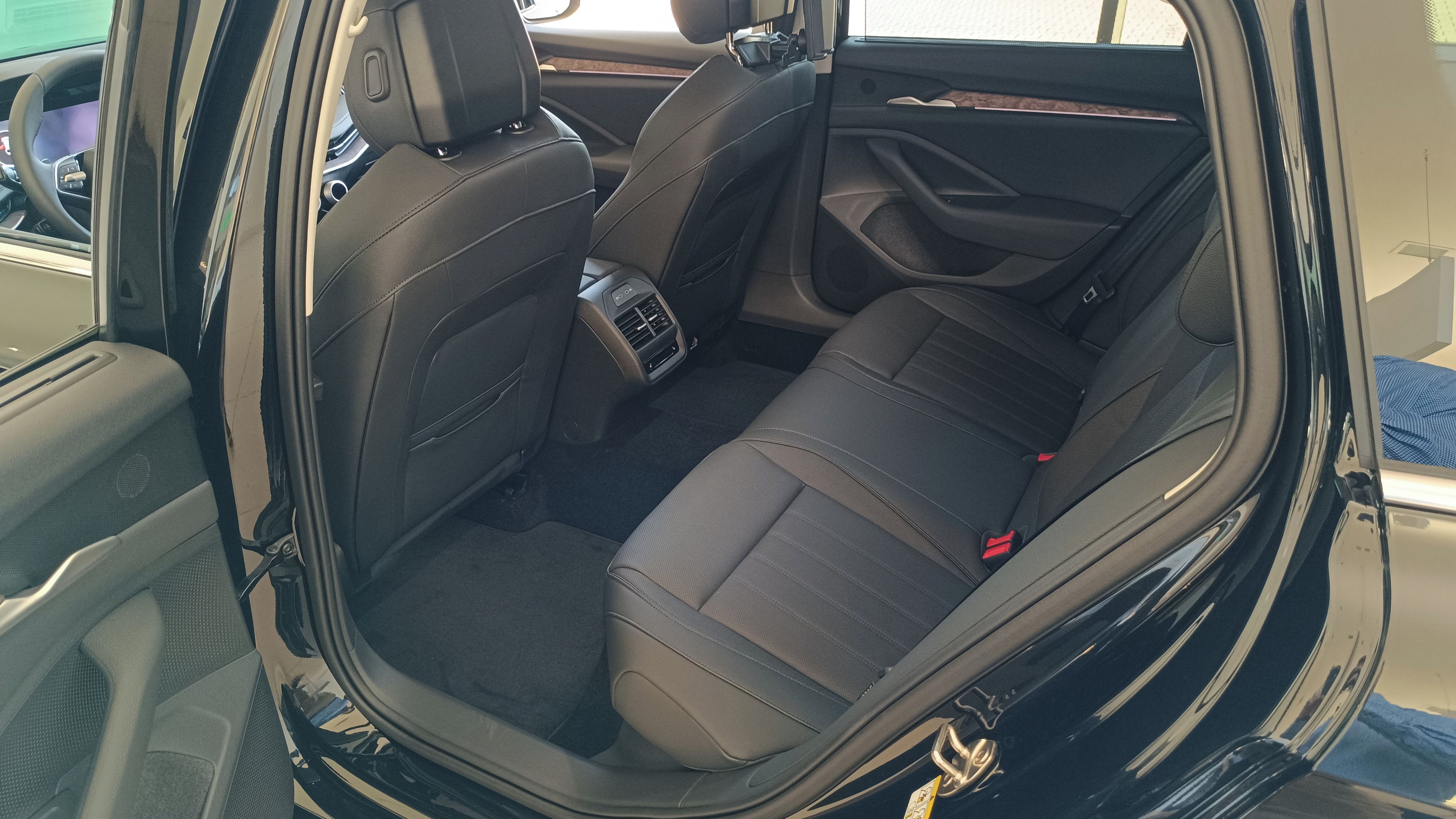 Škoda Superb, L&K, 2,0 TDI 142 kW 4x4 - fotka 5