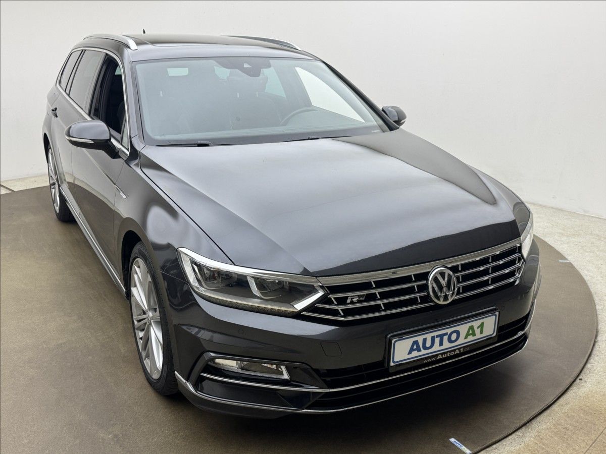 Volkswagen Passat, 2,0 R-LINE DSG 4X4 VC DCC PANO - fotka 3