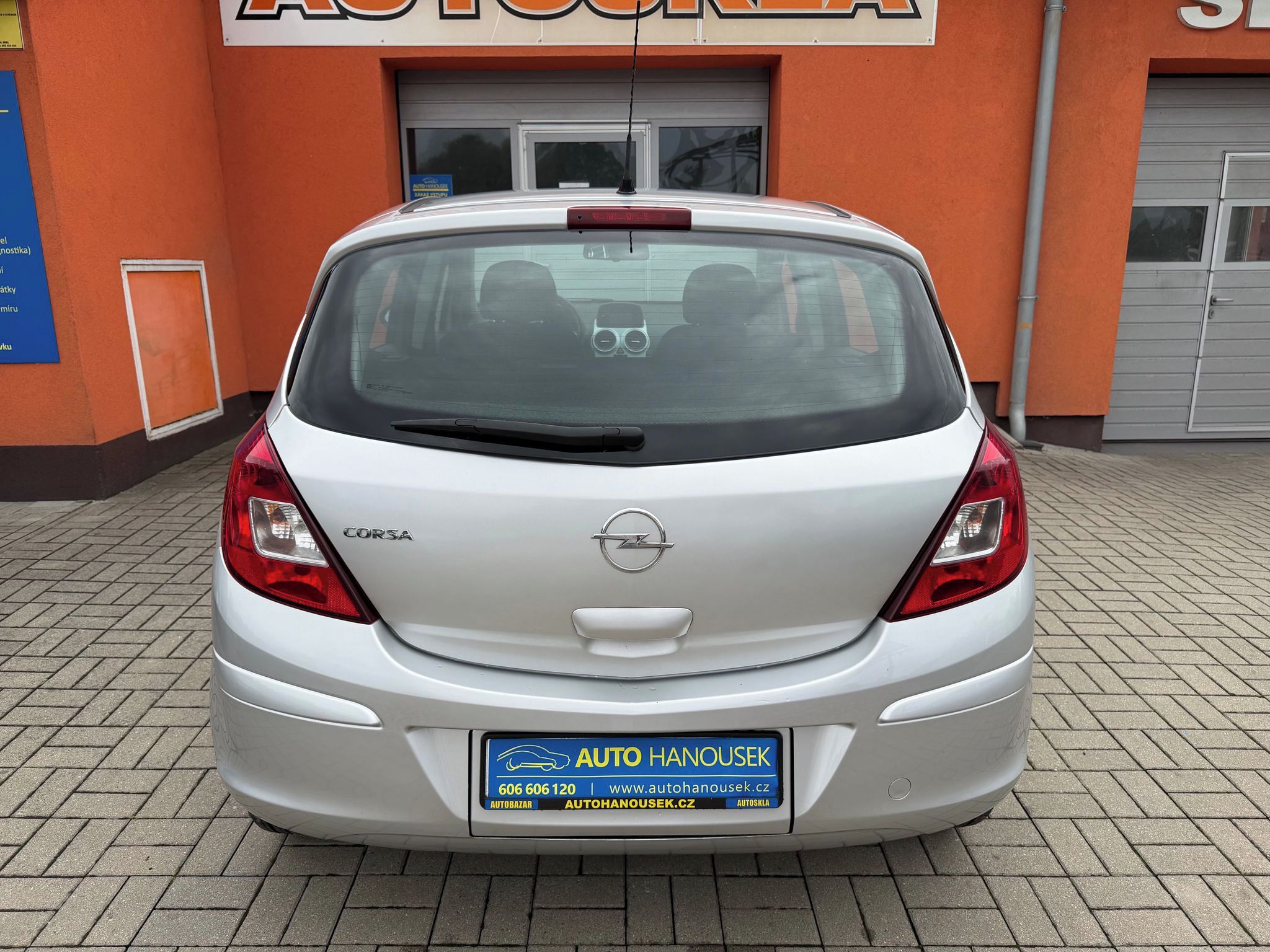 Opel Corsa, 1.2i 59KW 2x kola,nová TK - fotka 6