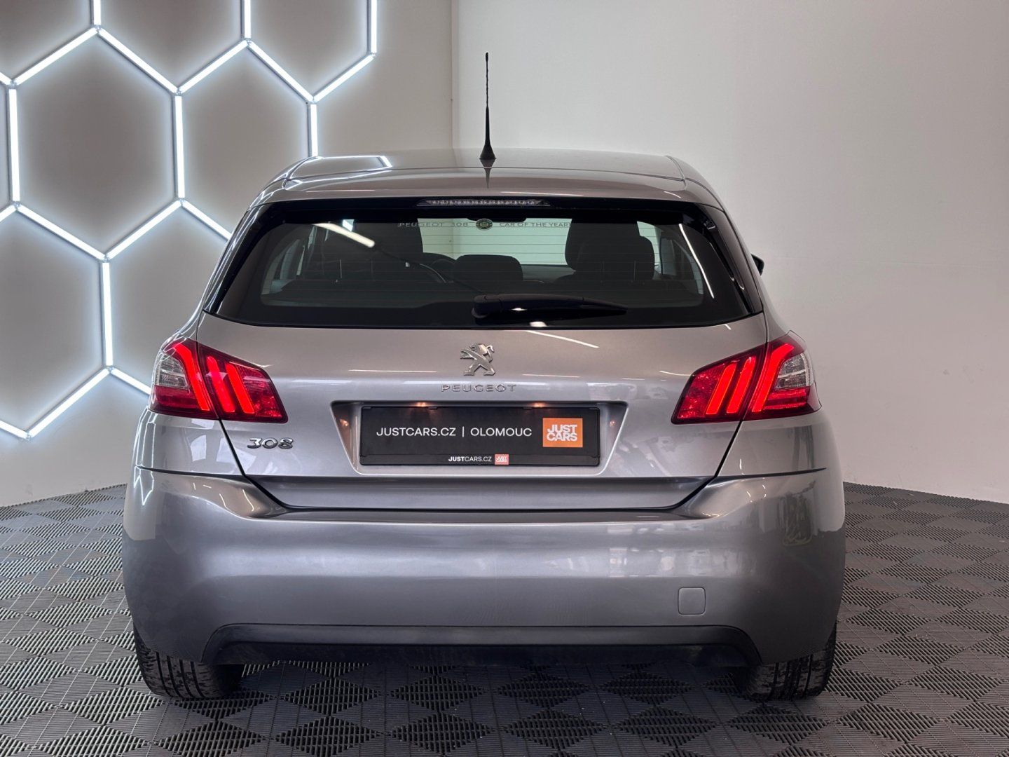 Peugeot 308, 1.6 THP, 92kW, 1.MAJITEL, ČR - fotka 6