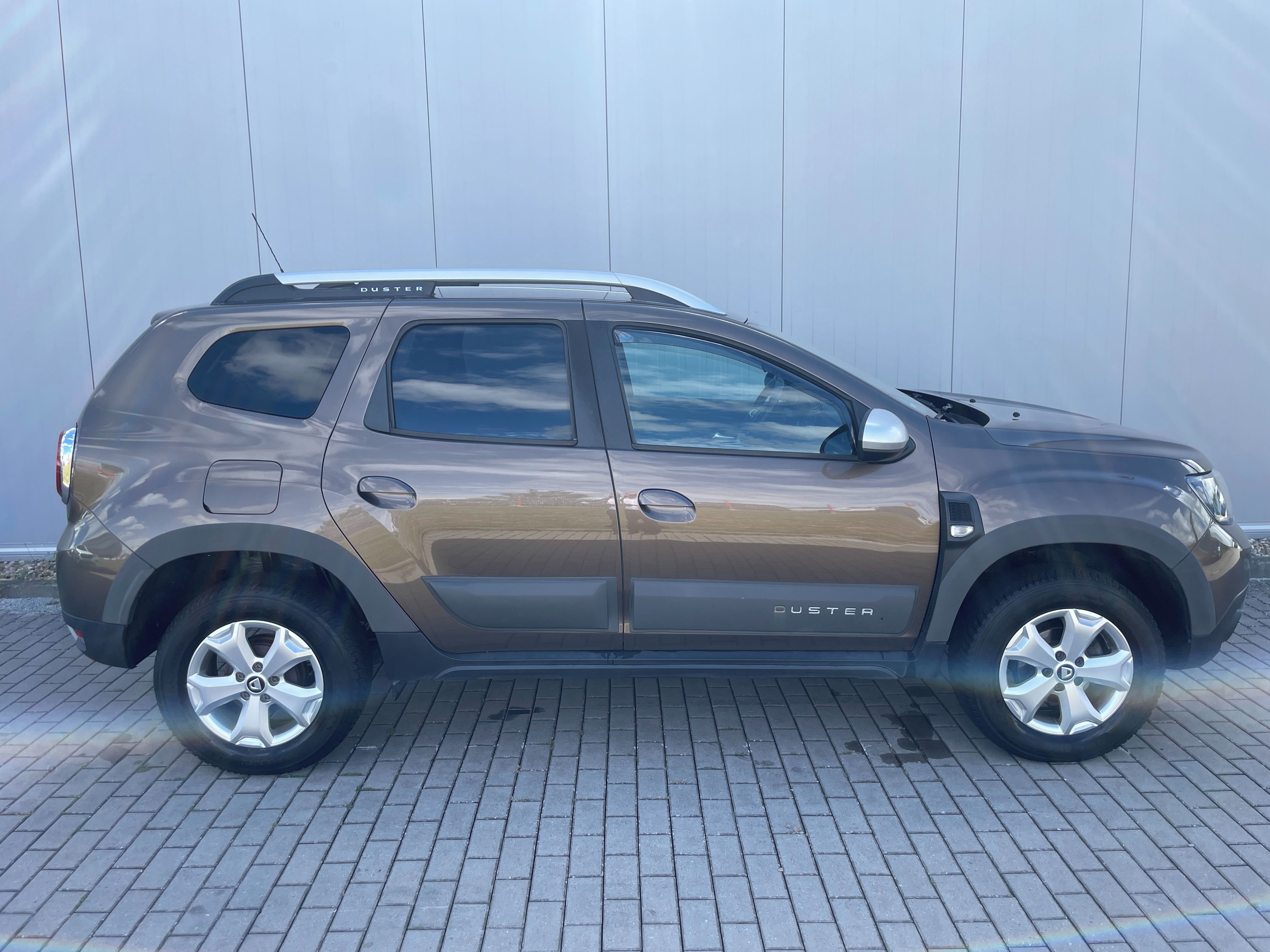 Dacia Duster, 1,6 SCe 84kW Tažné Klima - fotka 5