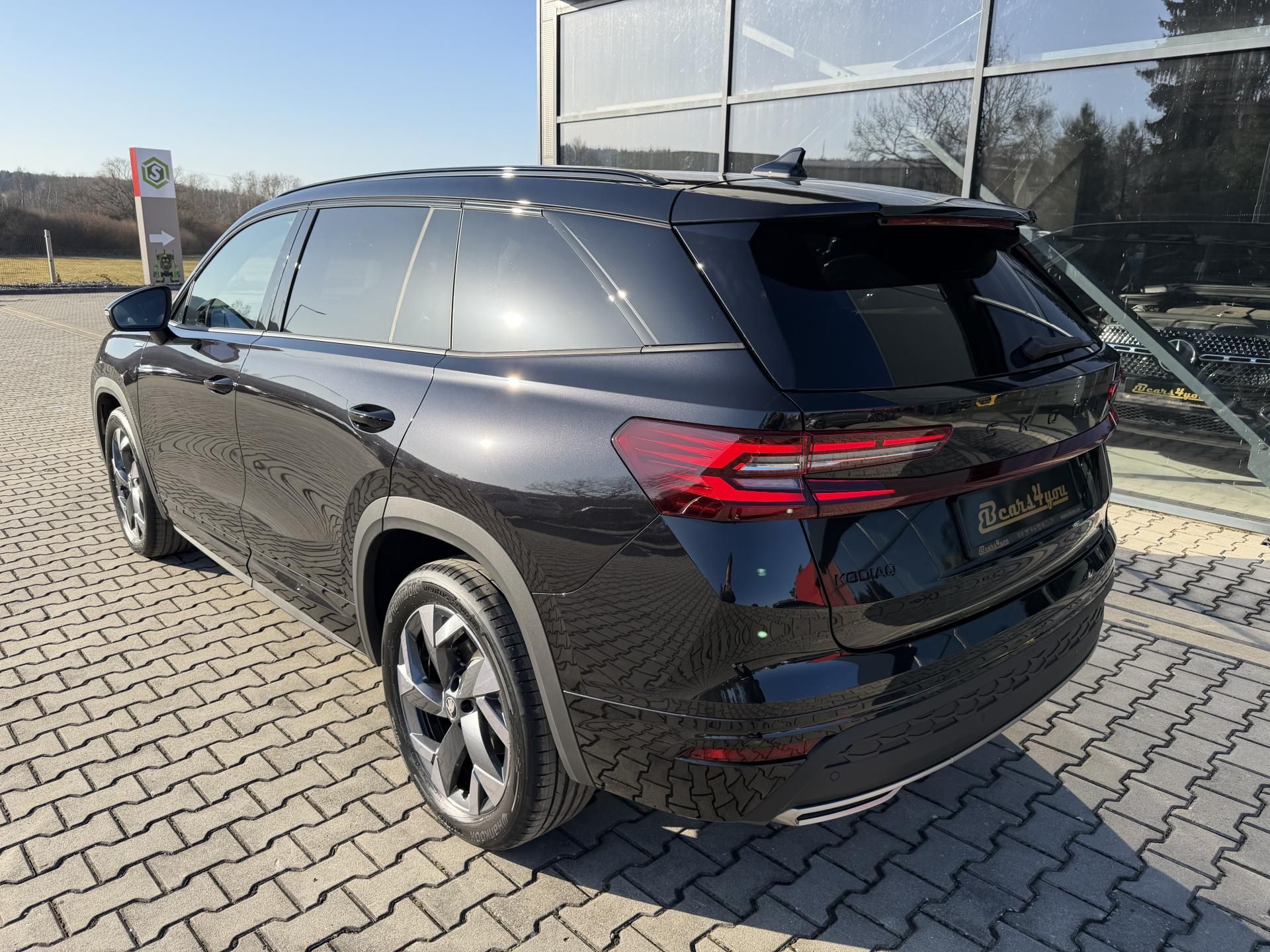 Škoda Kodiaq, 2.0TDI 110kW SPORTLINE HUD R19 - fotka 5