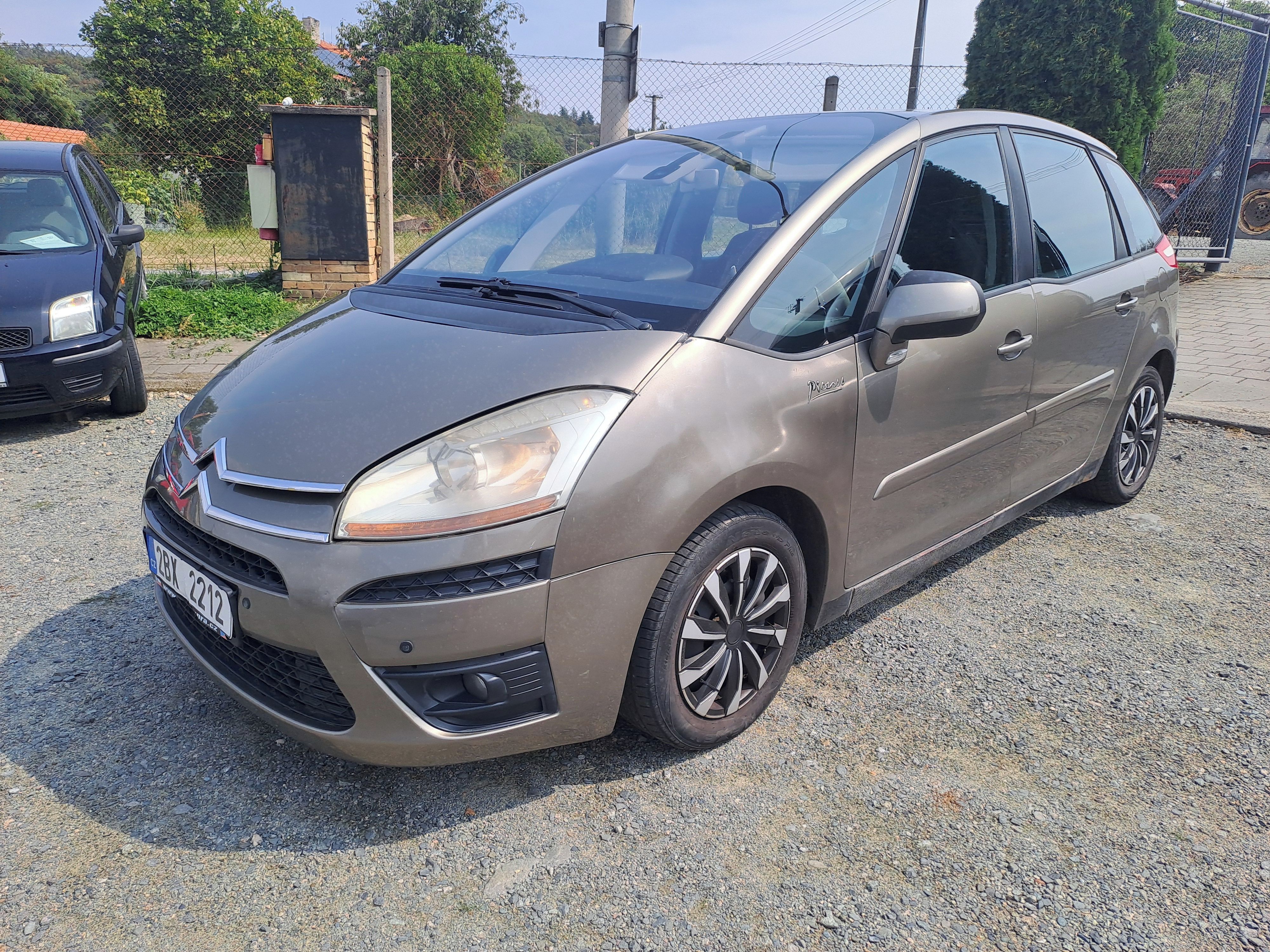 Citroën C4 Picasso, 1,6 HDI 80KW 206 000KM - fotka 4