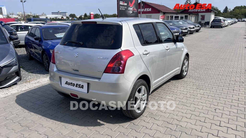 Suzuki Swift, 1.3i - fotka 2