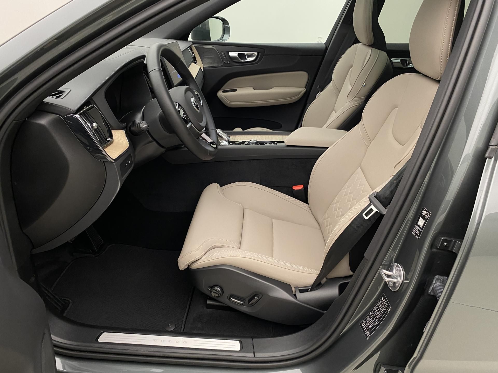 Volvo XC60, T8 AWD RECHARGE ULTRA BRIGHT - fotka 3