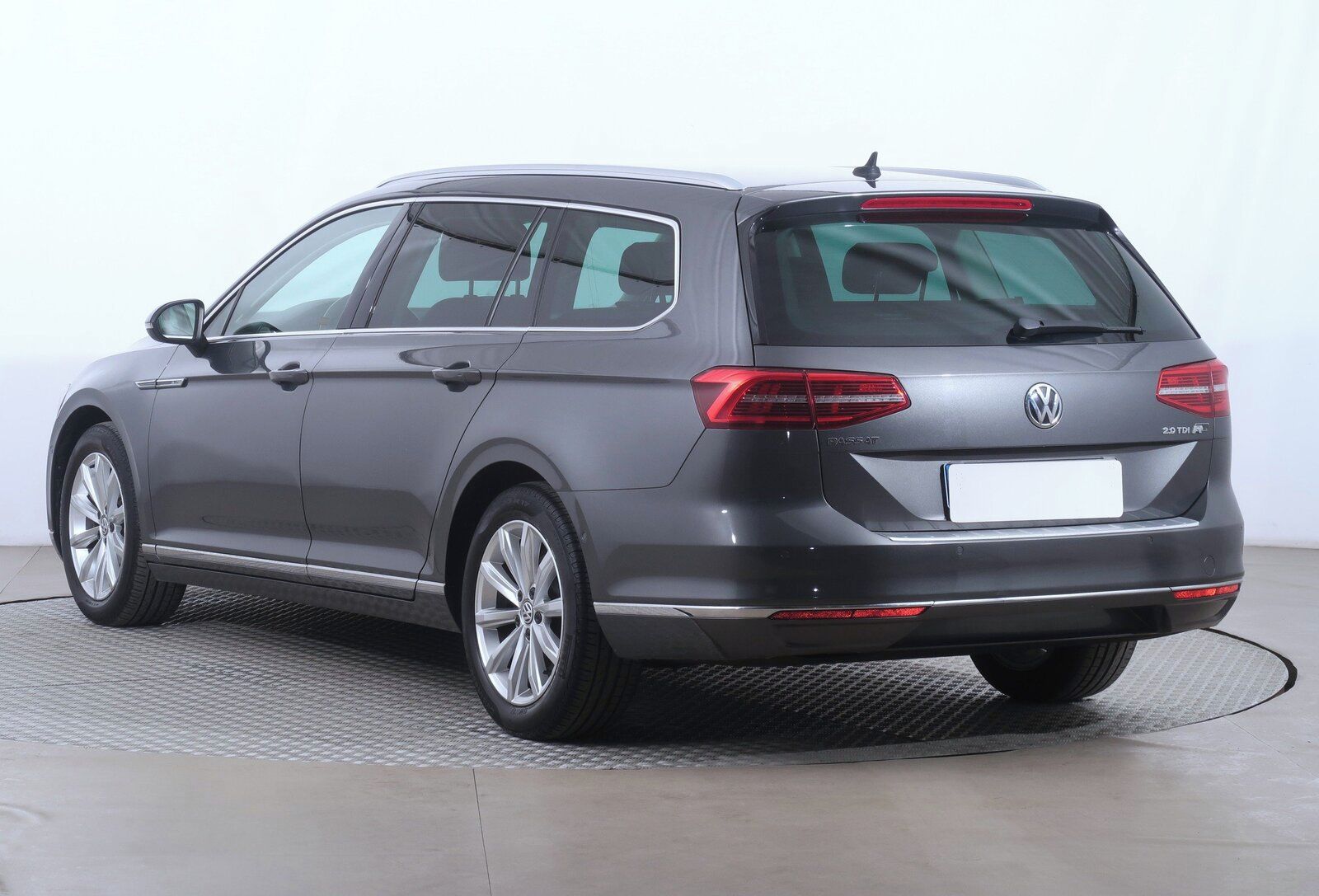 Volkswagen Passat, 2.0 TDI, Automat - fotka 4