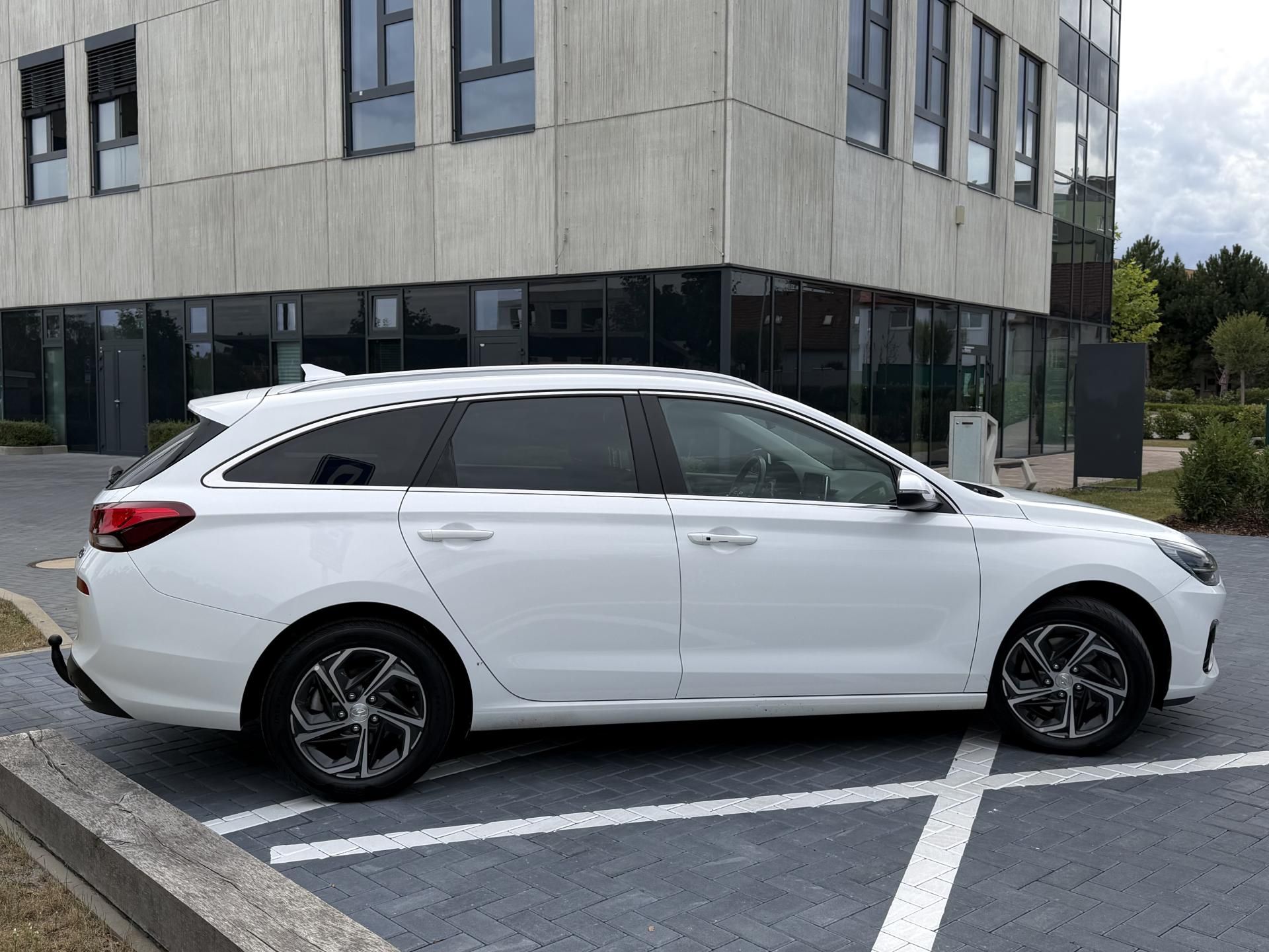 Hyundai i30, 1.0 t-gdi 88 kw/DPH/tažné - fotka 4
