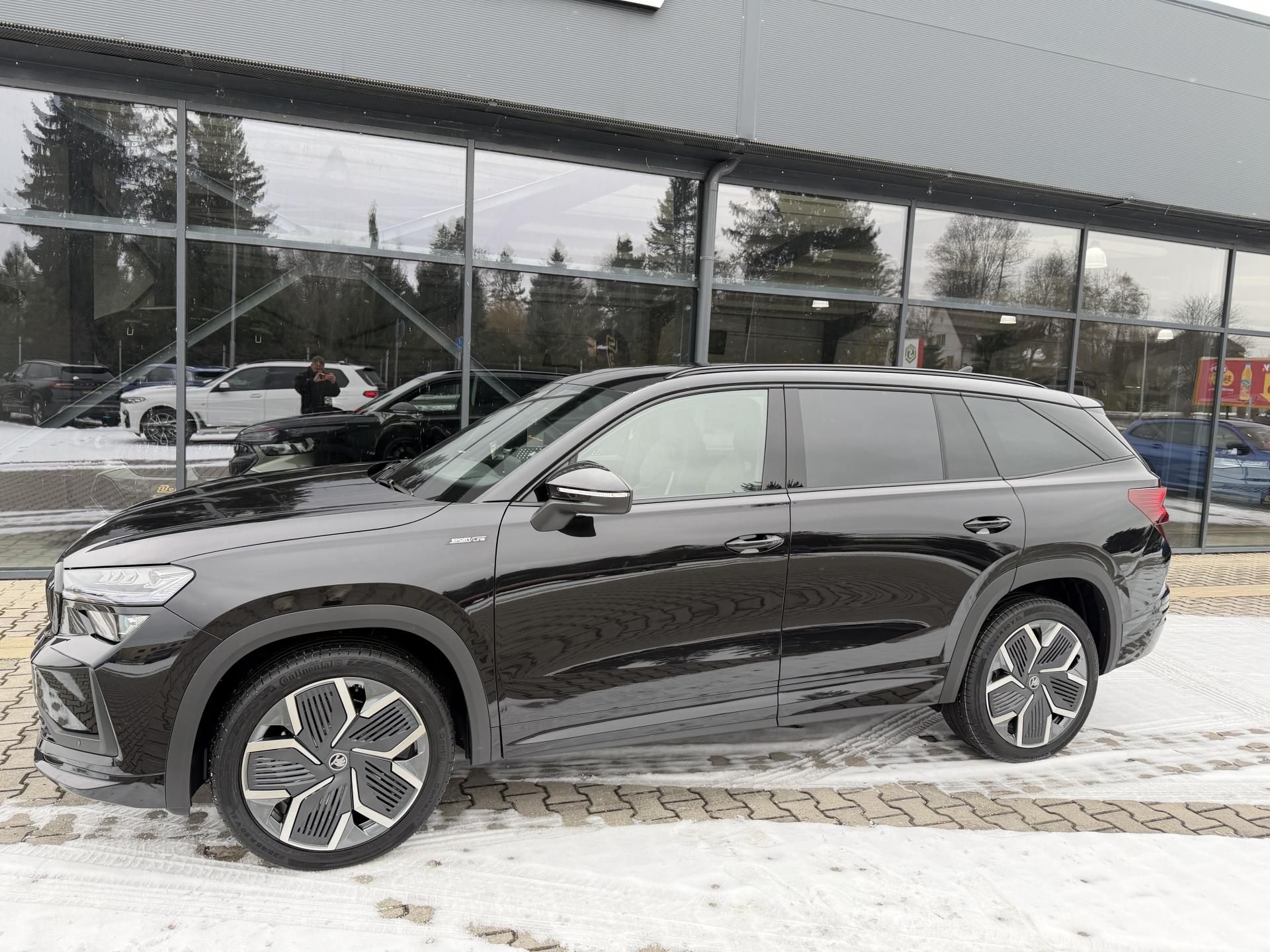 Škoda Kodiaq, 2.0TDI 142kW 4X4 SPORT DCC CZ! - fotka 3