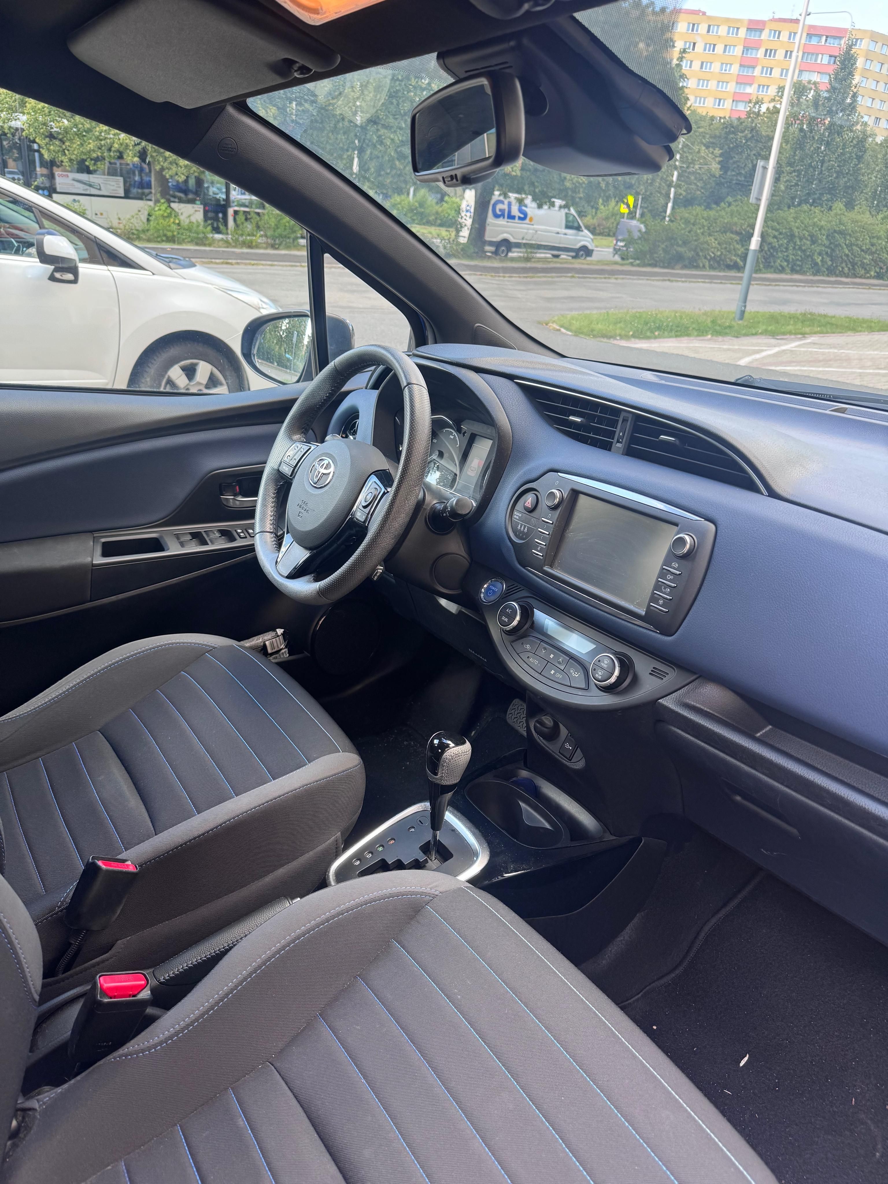 Toyota Yaris, Automat, 1. majitel - fotka 4
