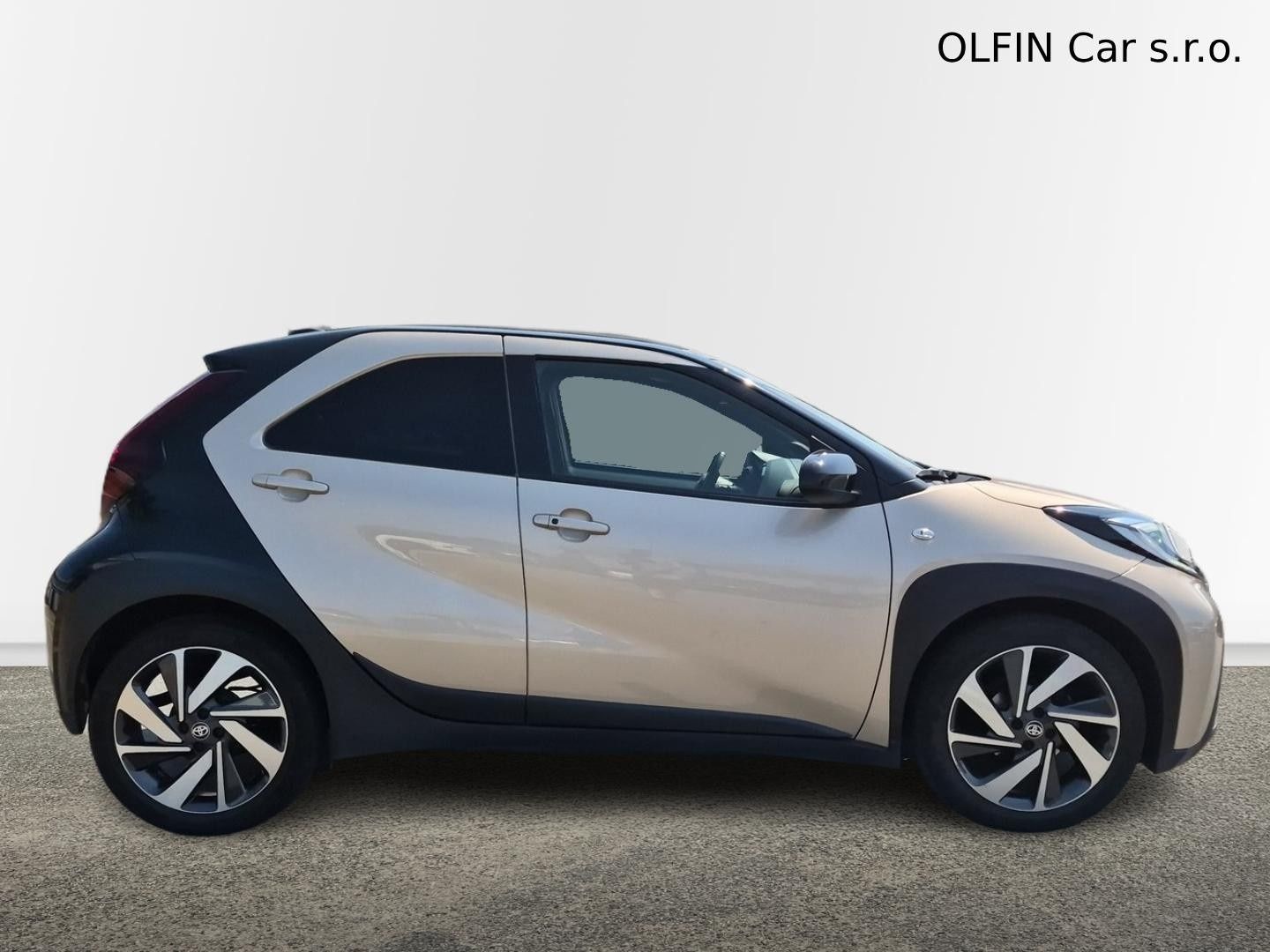 Toyota Aygo, Executive Smart JBL 1,0 CVT - fotka 6