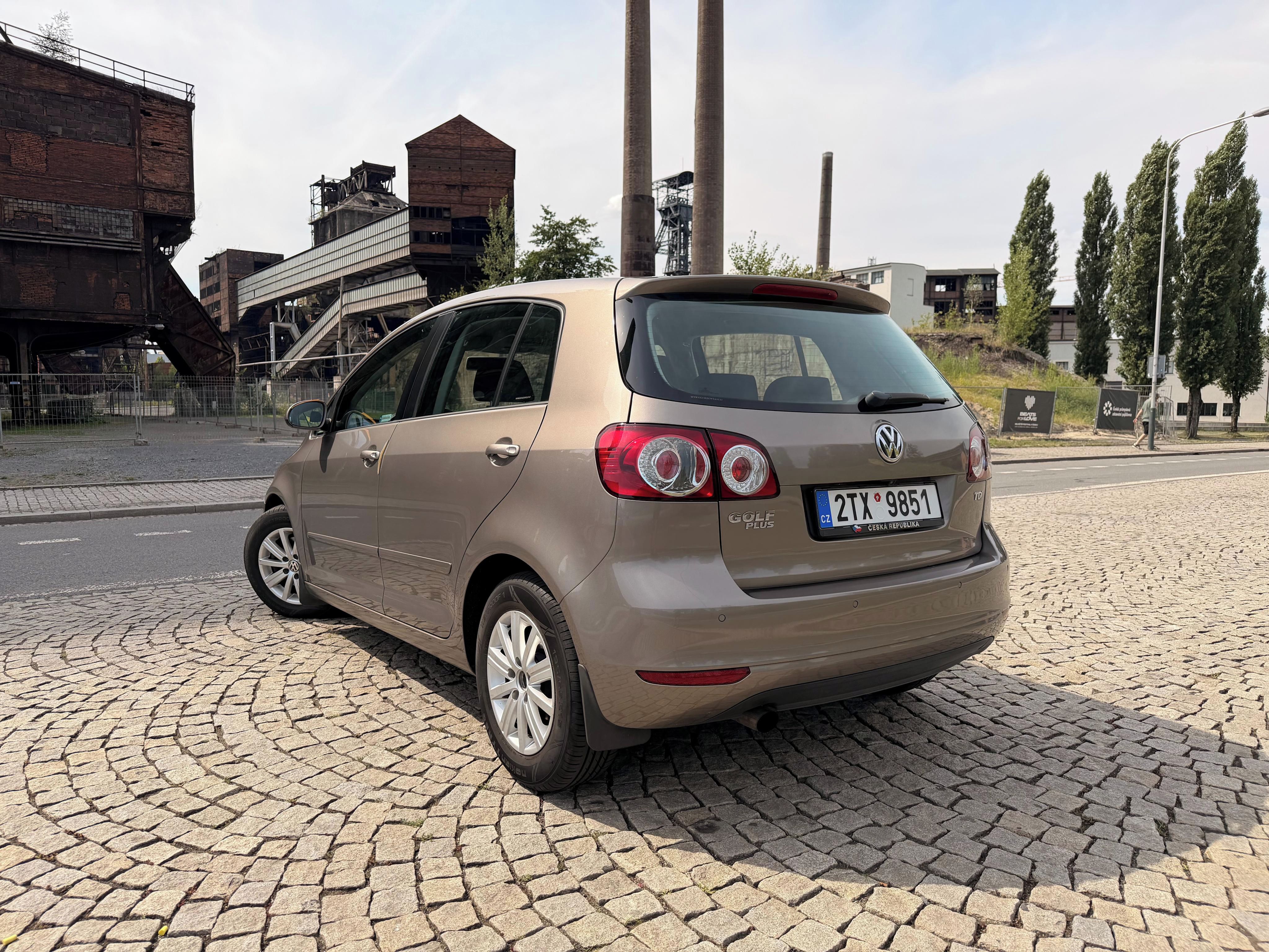 Volkswagen Golf Plus, 1.6 TDI DSG Top Servis|CarPlay - fotka 5