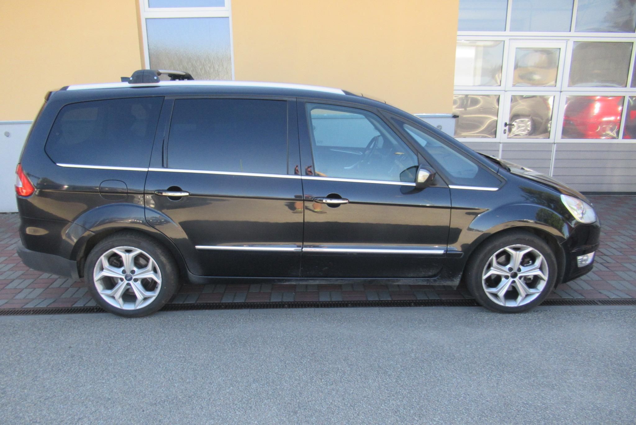 Ford Galaxy, 2.2 TDCi AUT. KLIMA TAŽNÉ - fotka 3
