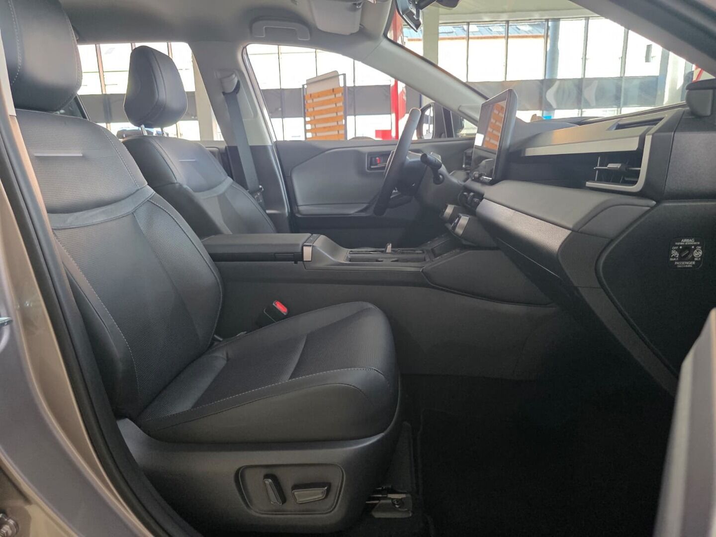 Toyota Rav4, 4x4 PHEV Executive Na IČO - fotka 6